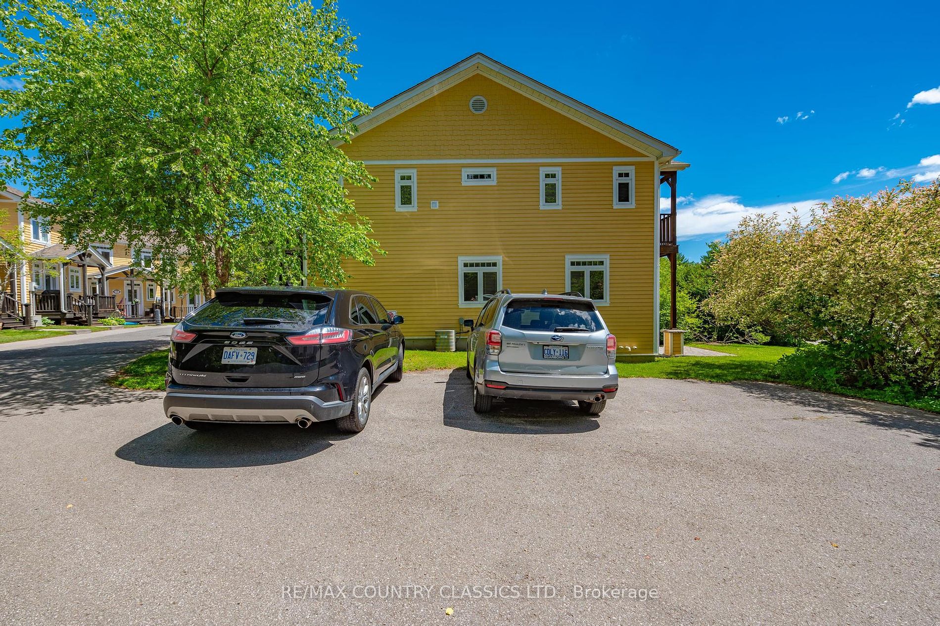 1579 Anstruther Lake Road N, #1