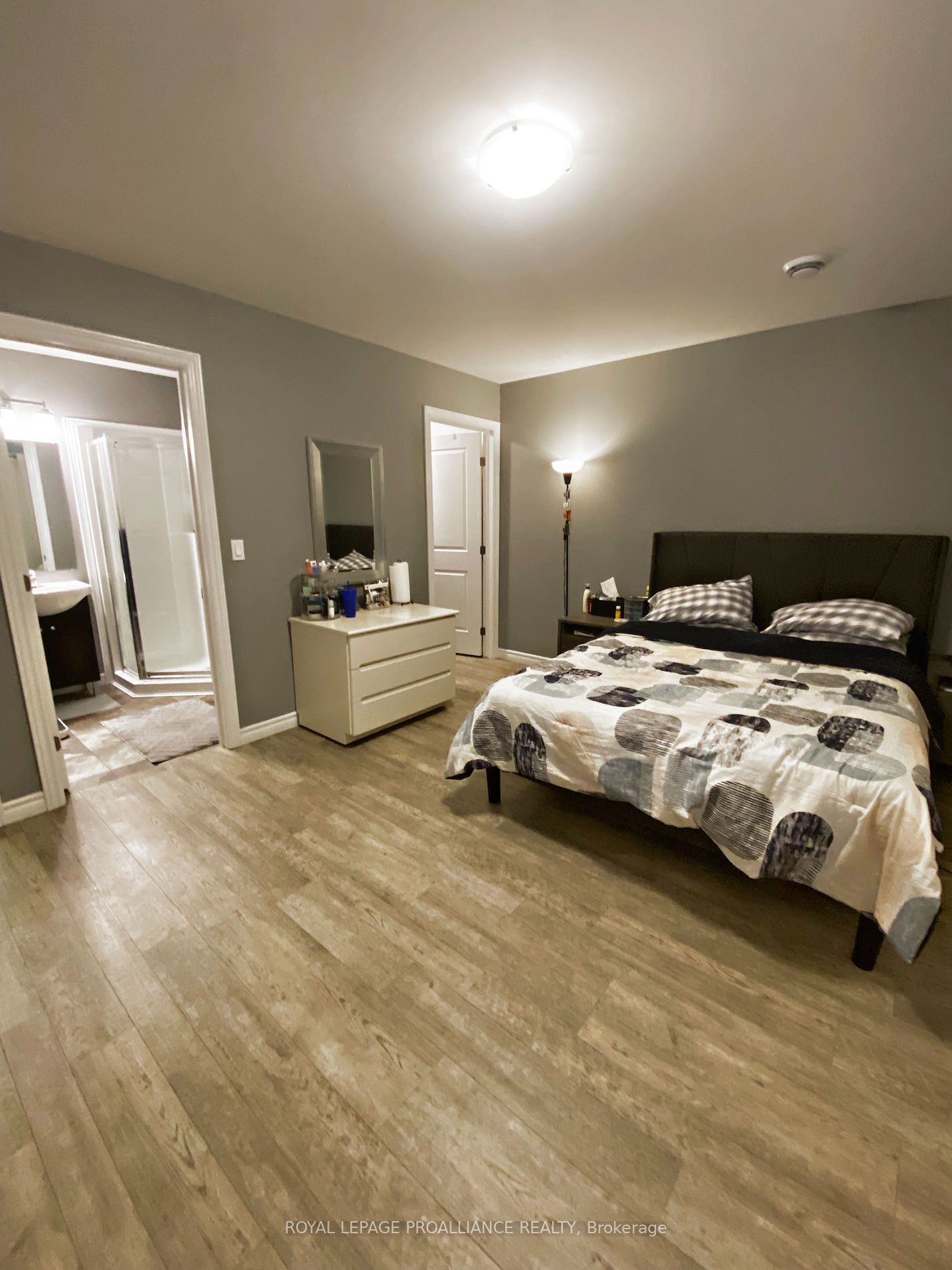 70 Ridgeway Place