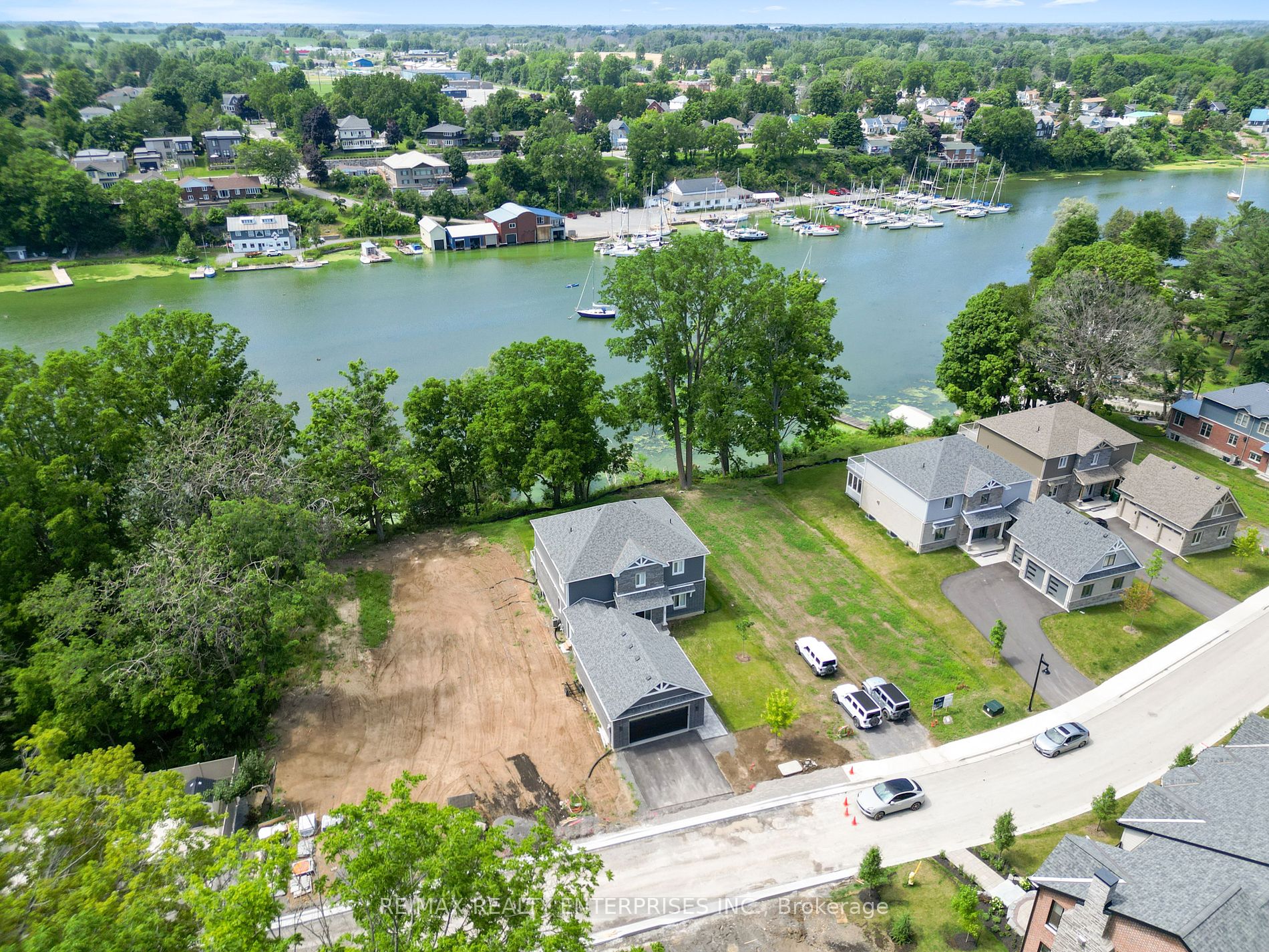 101 Villeneuve Drive