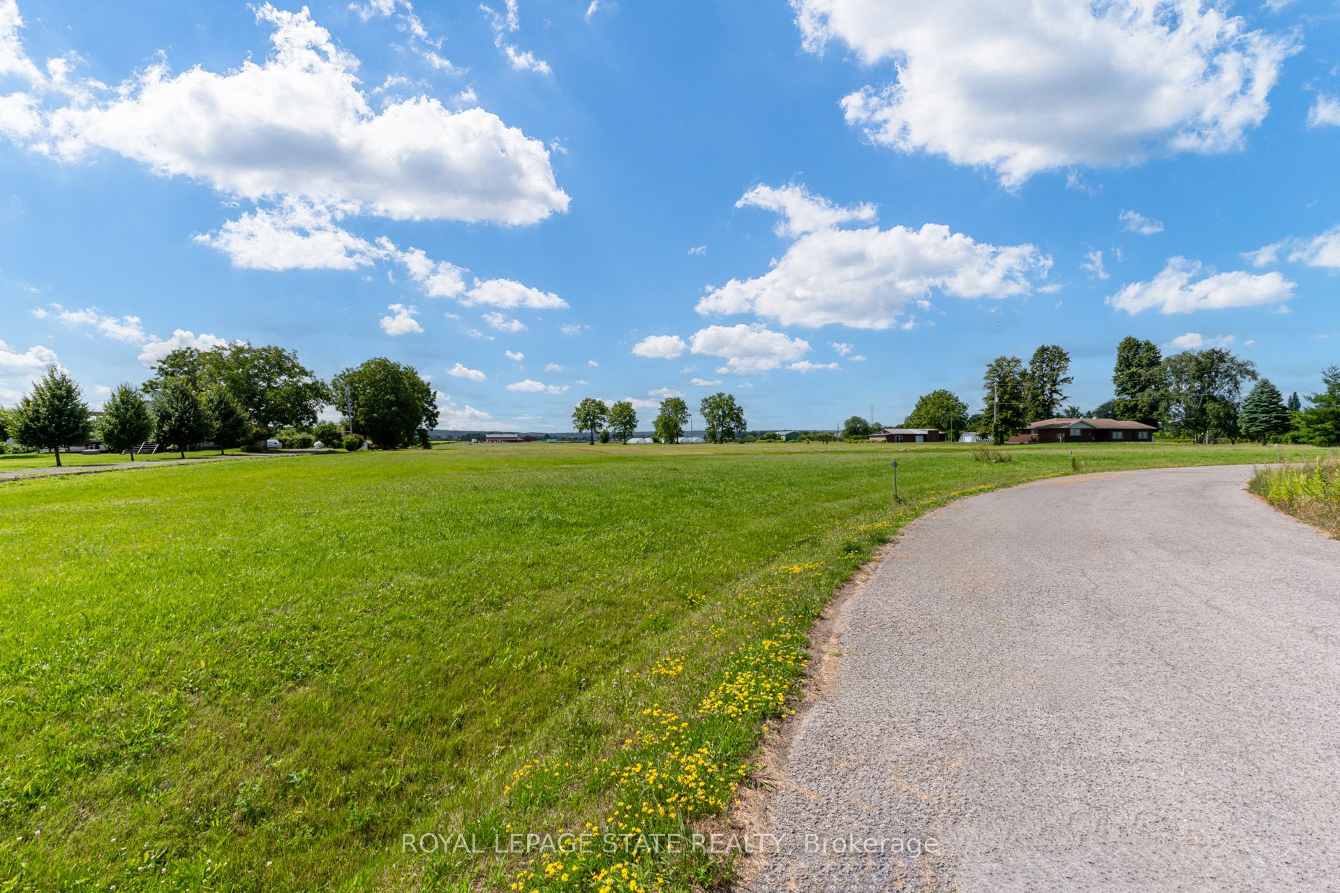 4558 Lakeside Drive