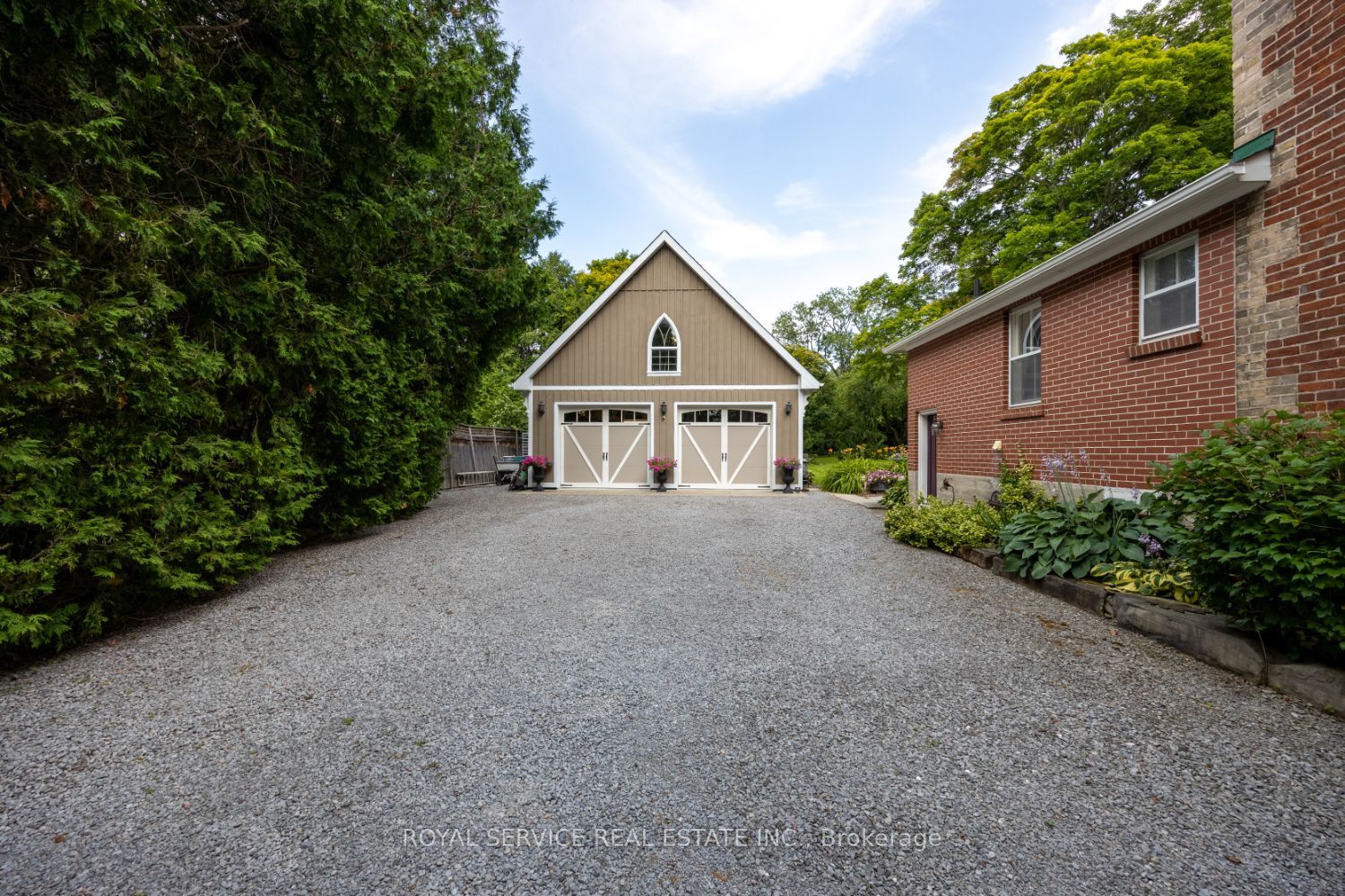 8 Gravel Road