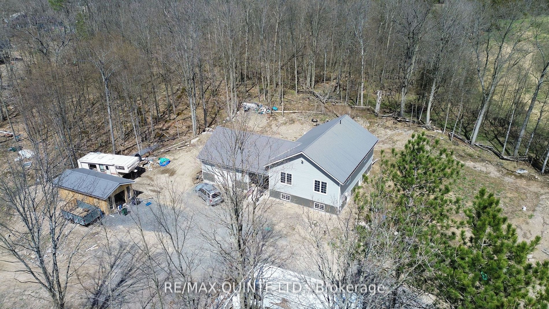 325 Douglas Road W