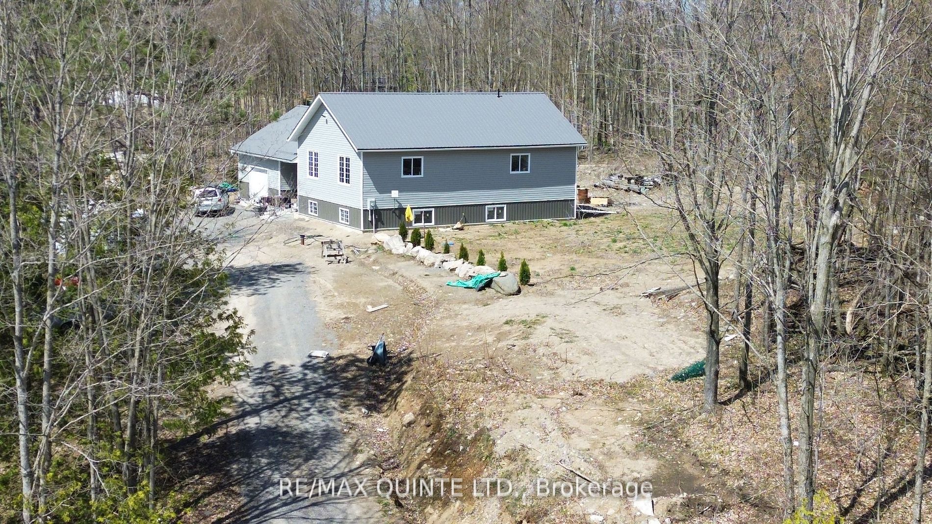 325 Douglas Road W