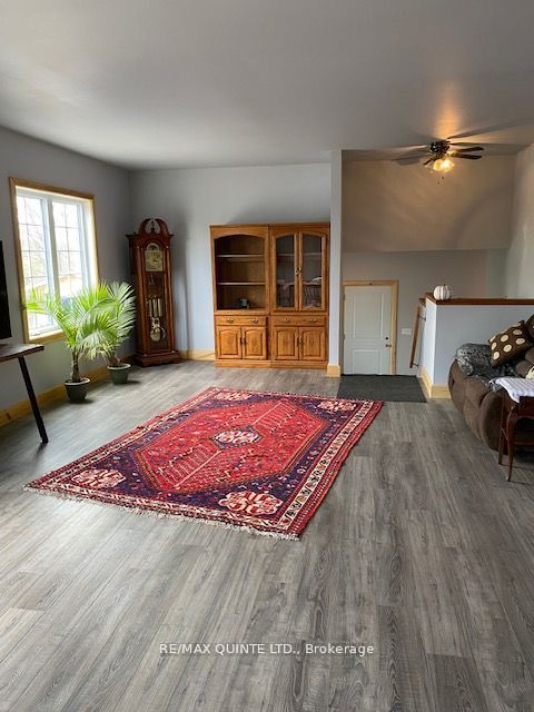 325 Douglas Road W