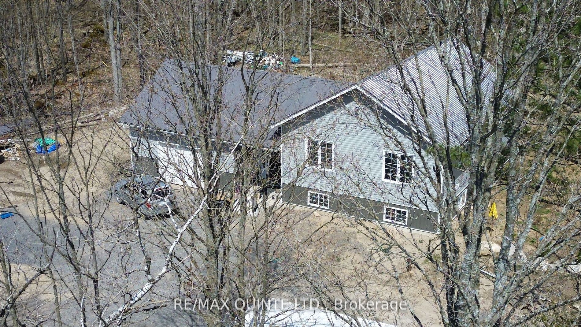 325 Douglas Road W