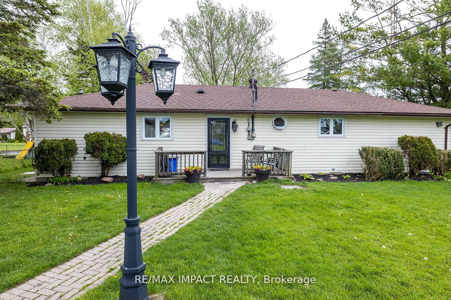 32 Totten Drive