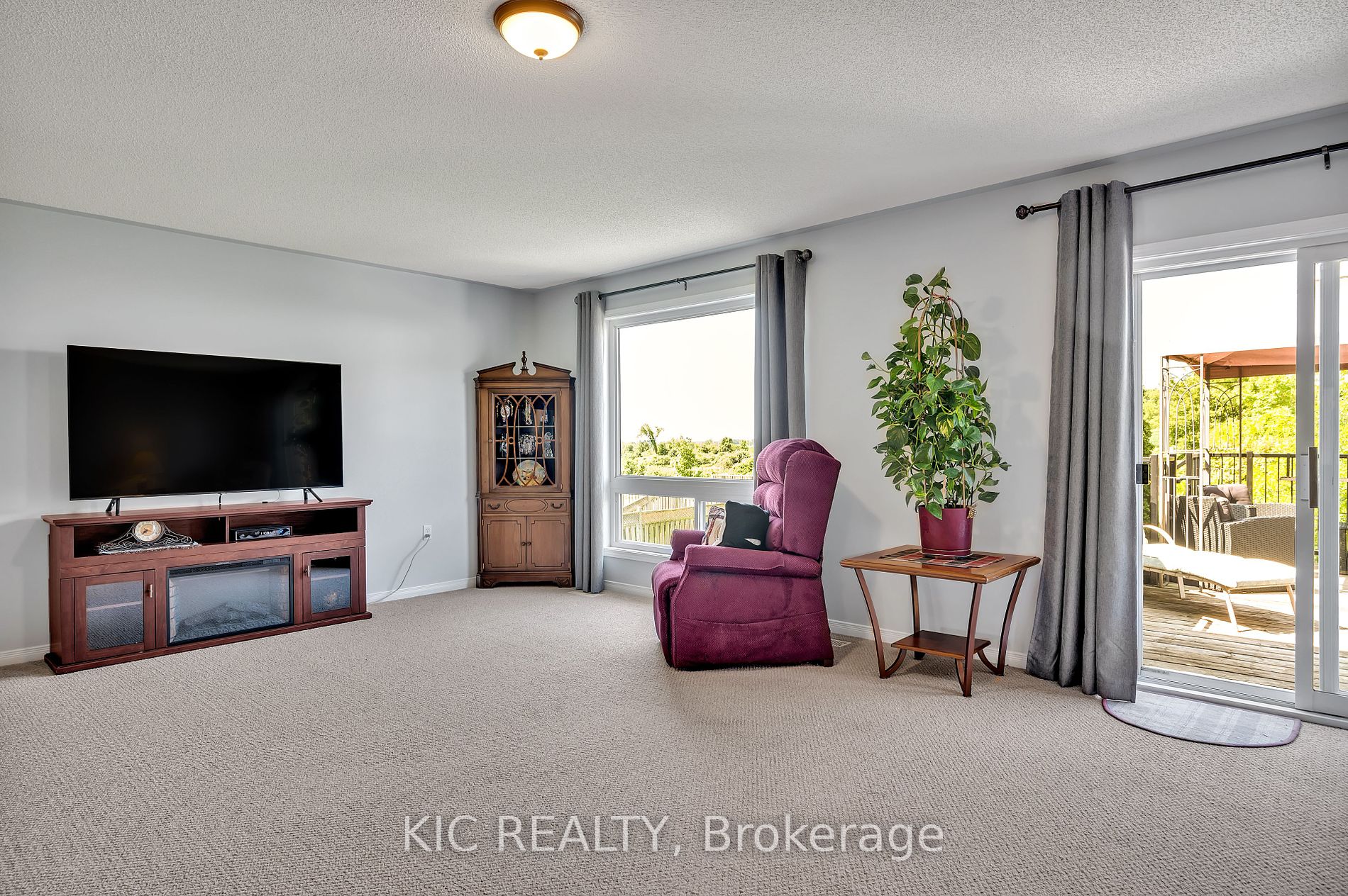 610 Clancy Crescent