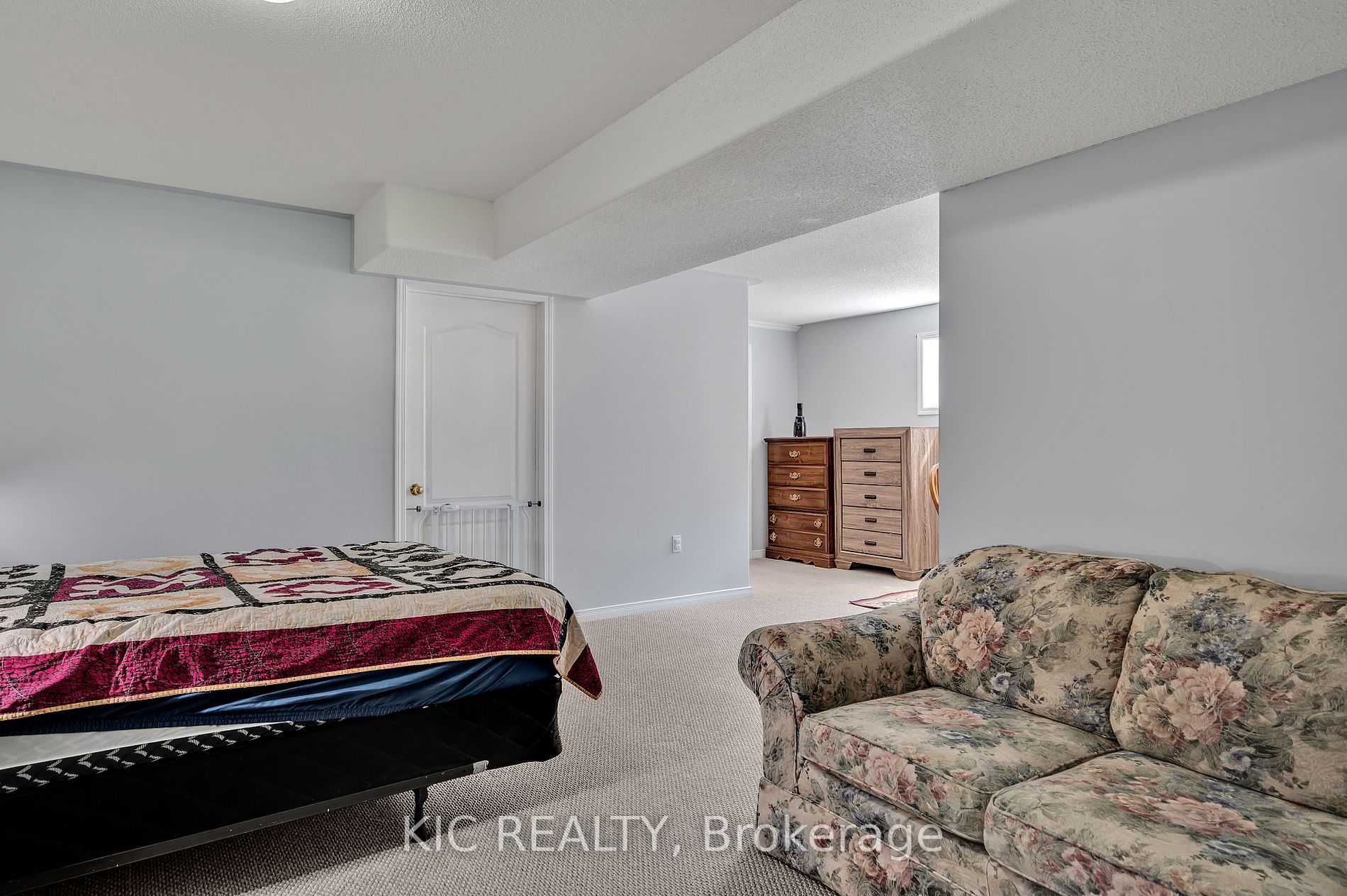 610 Clancy Crescent