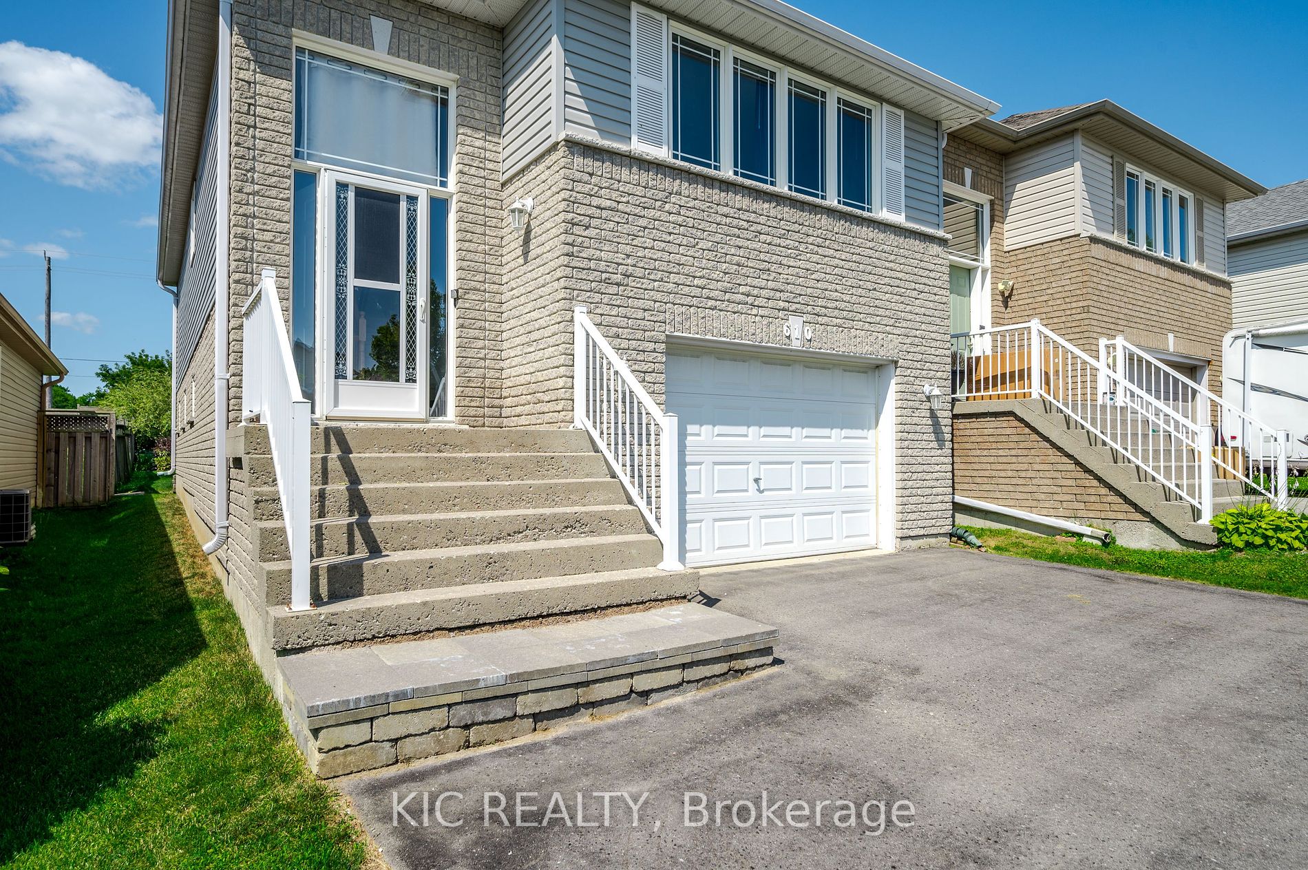610 Clancy Crescent