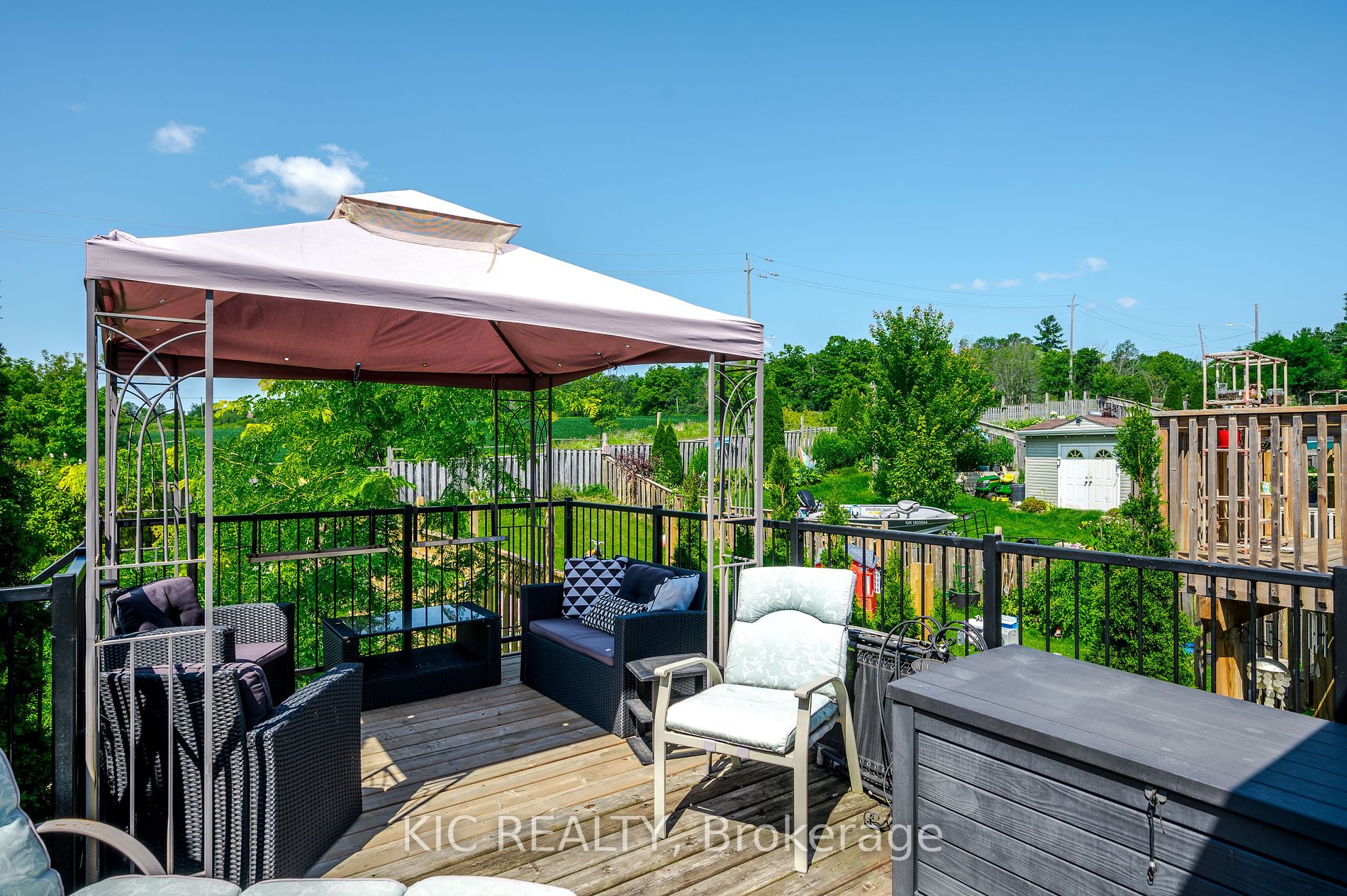 610 Clancy Crescent