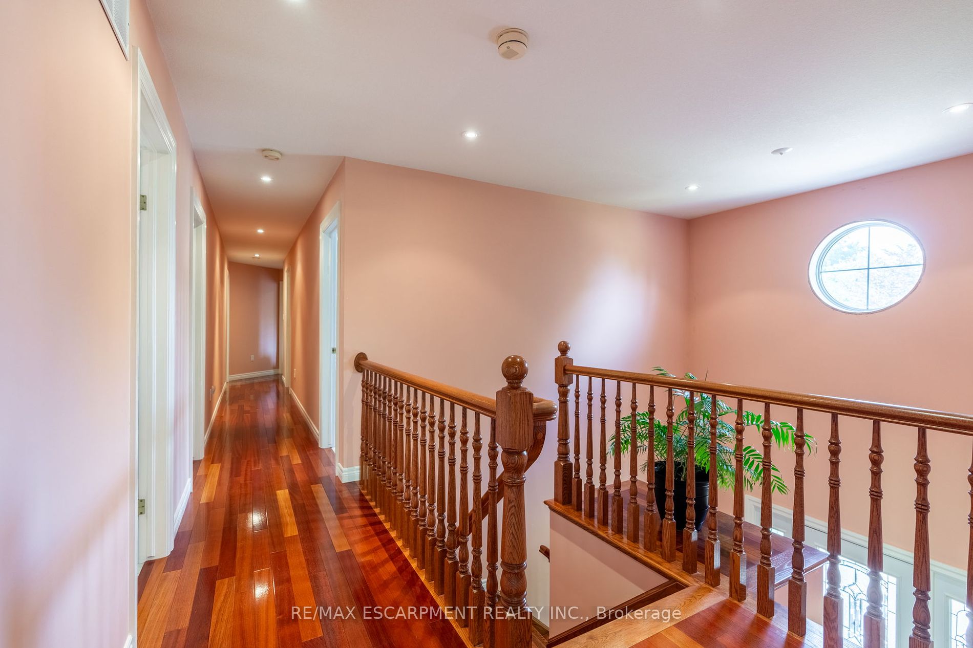 86 Ridge Road E