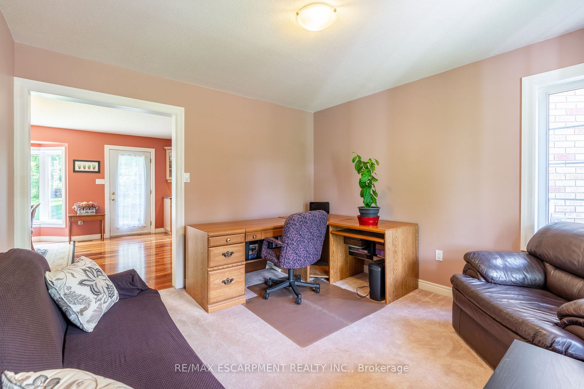 86 Ridge Road E