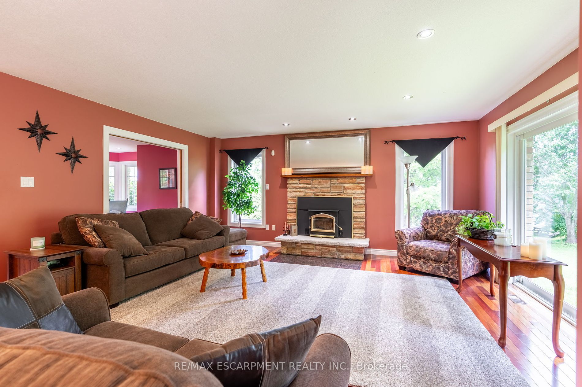 86 Ridge Road E