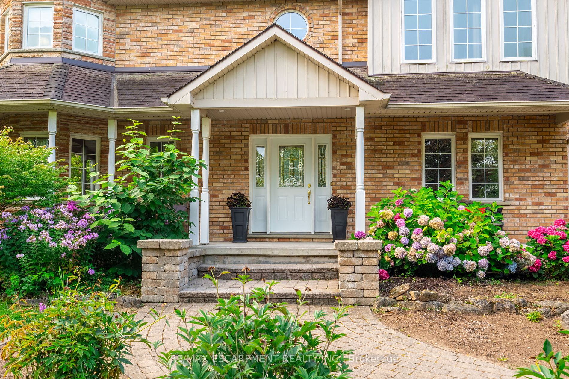 86 Ridge Road E