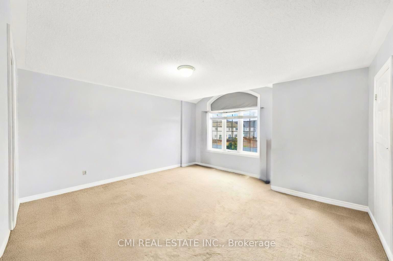 825 Cook Crescent