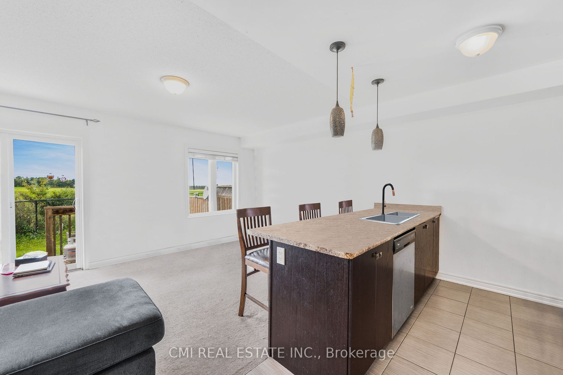 825 Cook Crescent