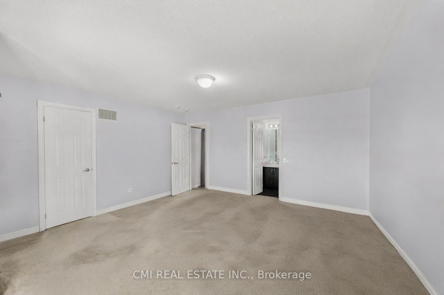 825 Cook Crescent