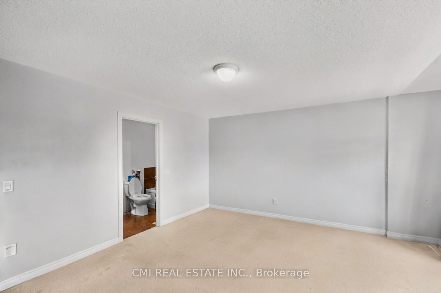 825 Cook Crescent