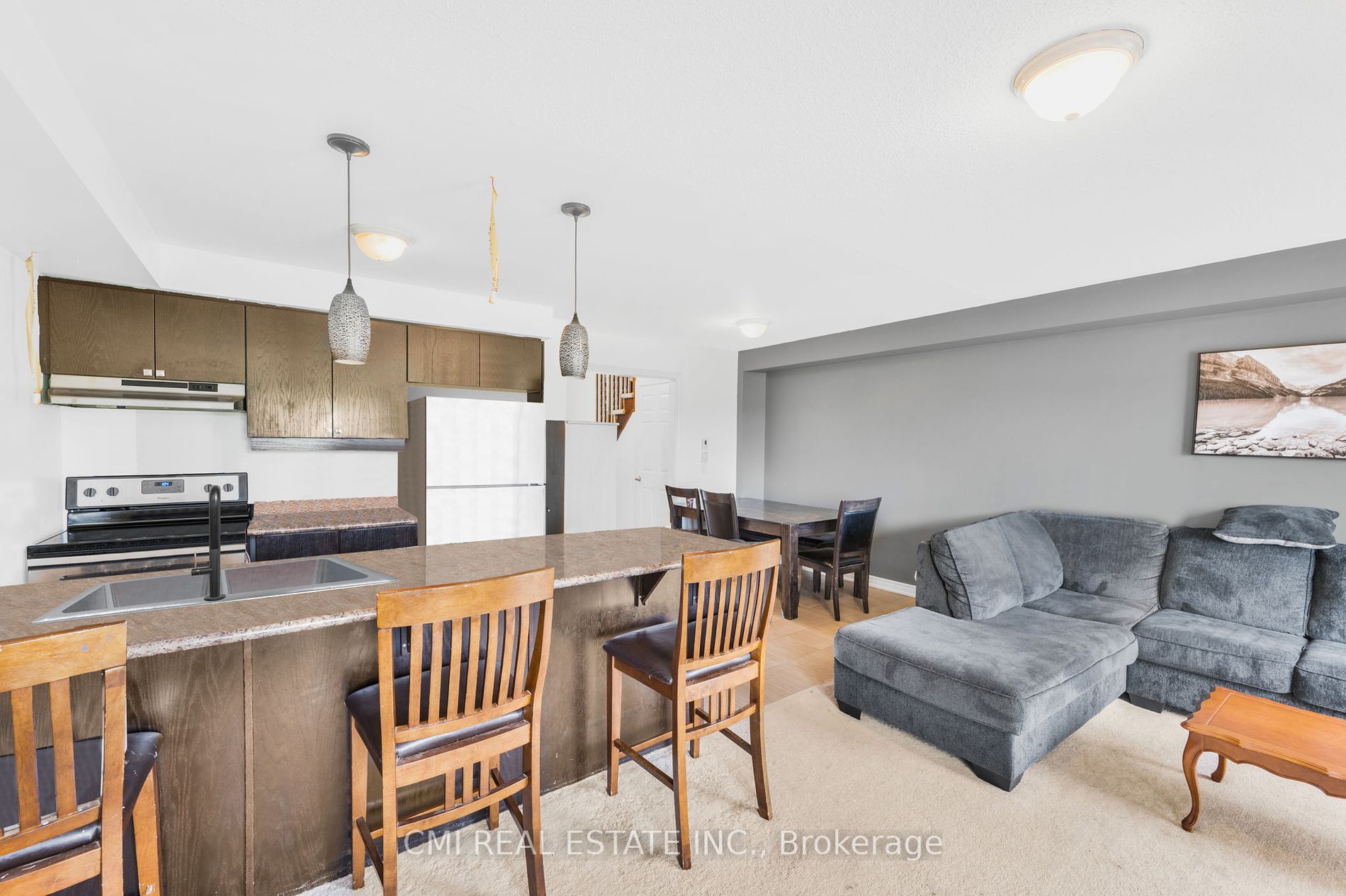 825 Cook Crescent