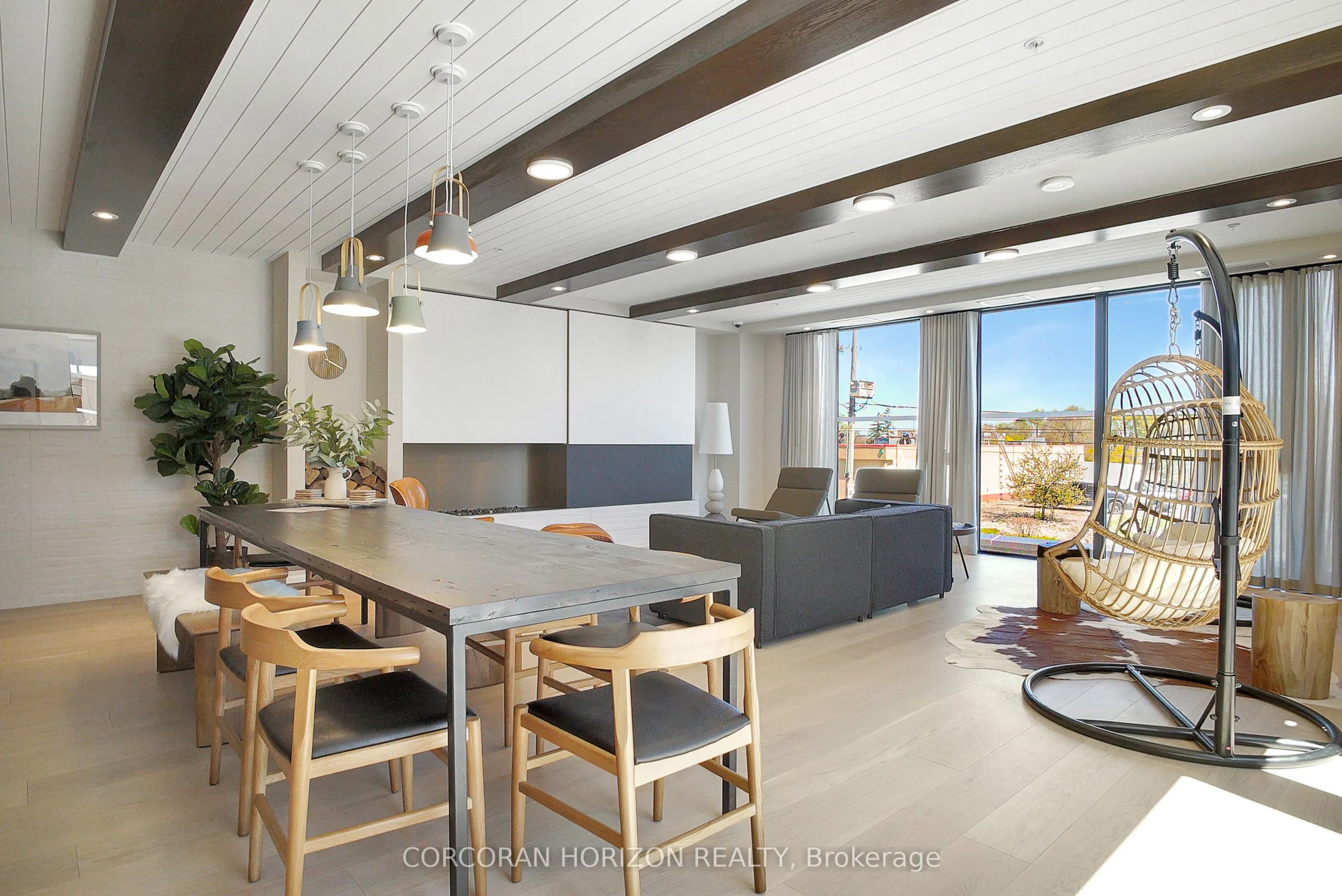 741 King Street W, #406