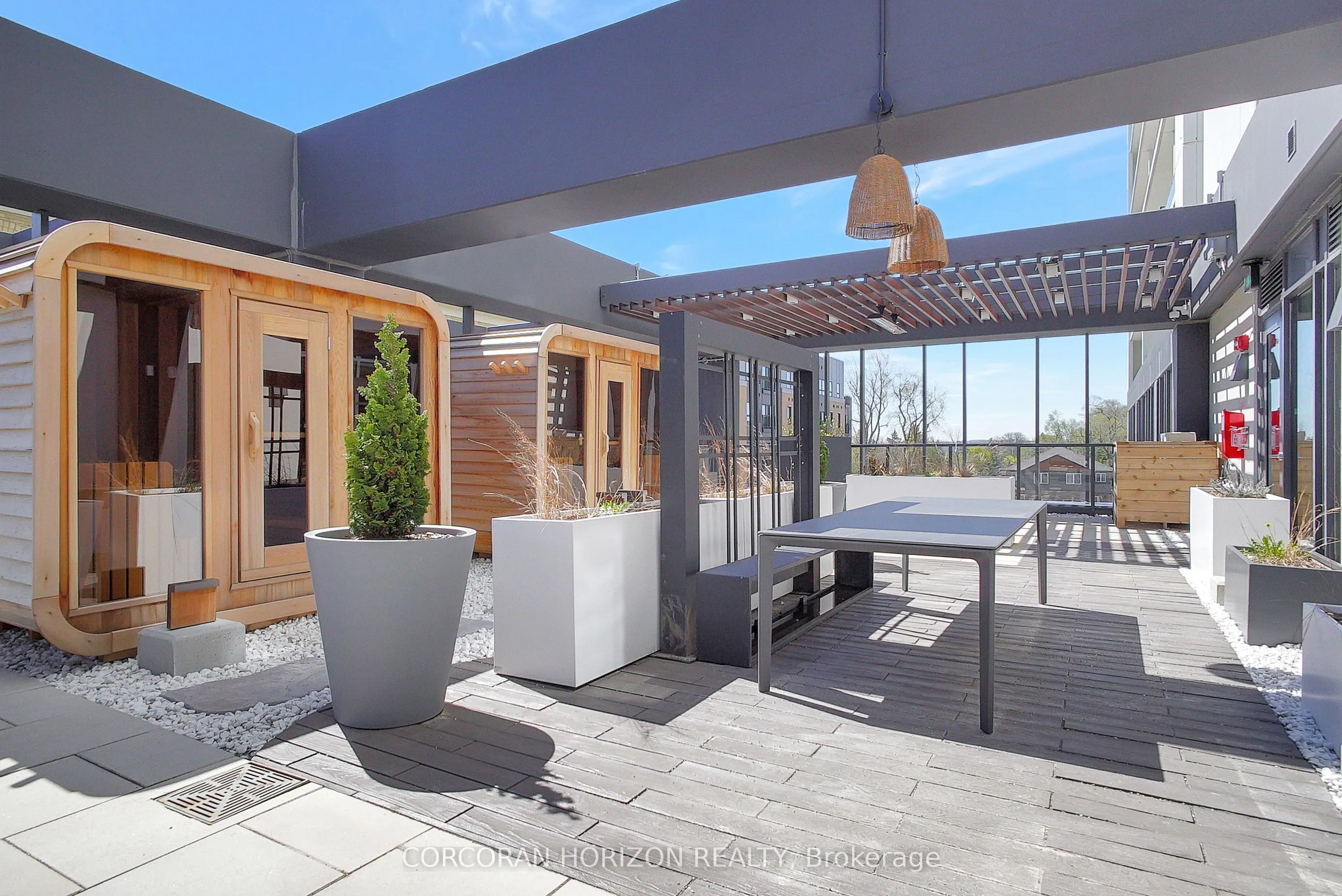 741 King Street W, #406