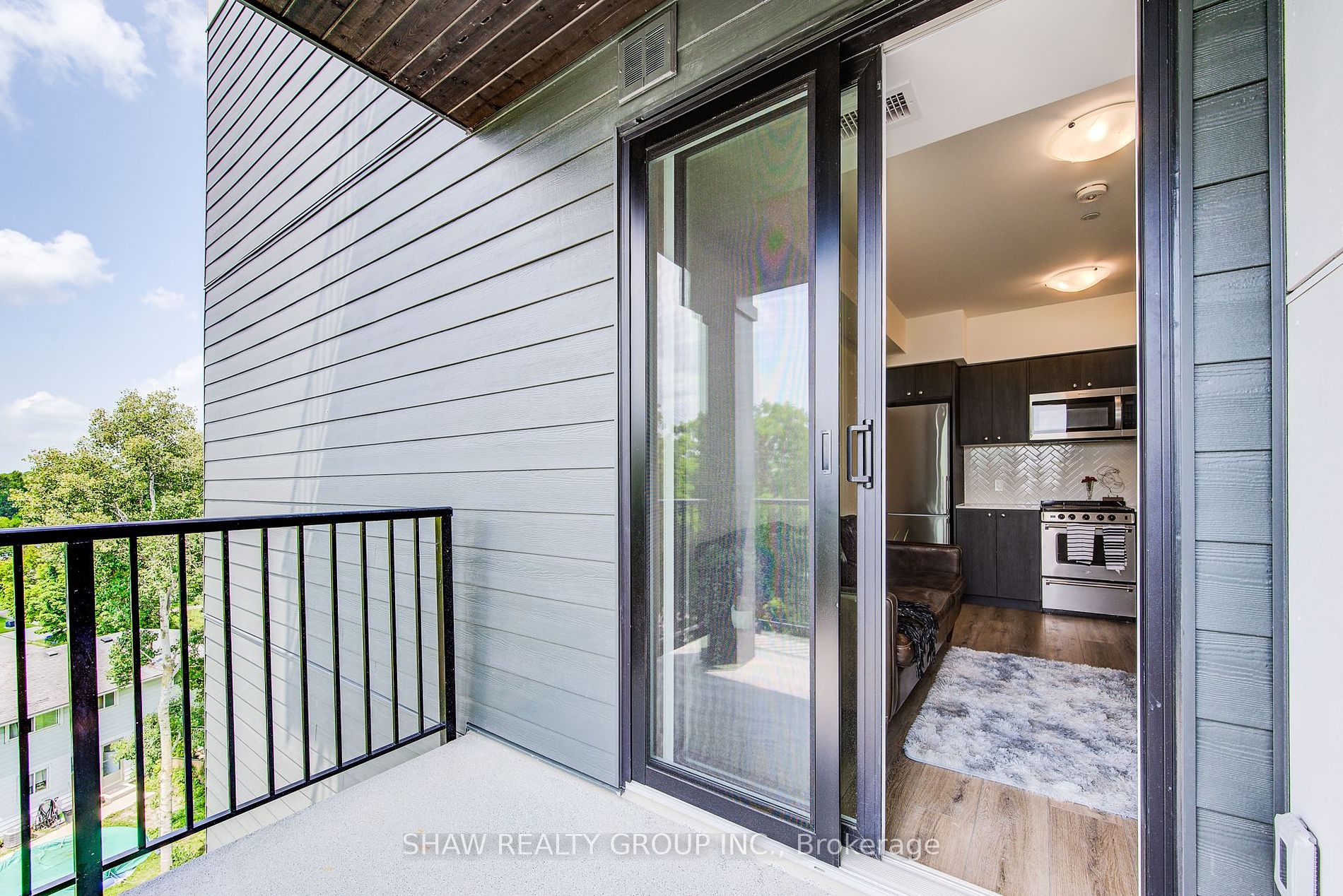 312 Erb Street W, #418