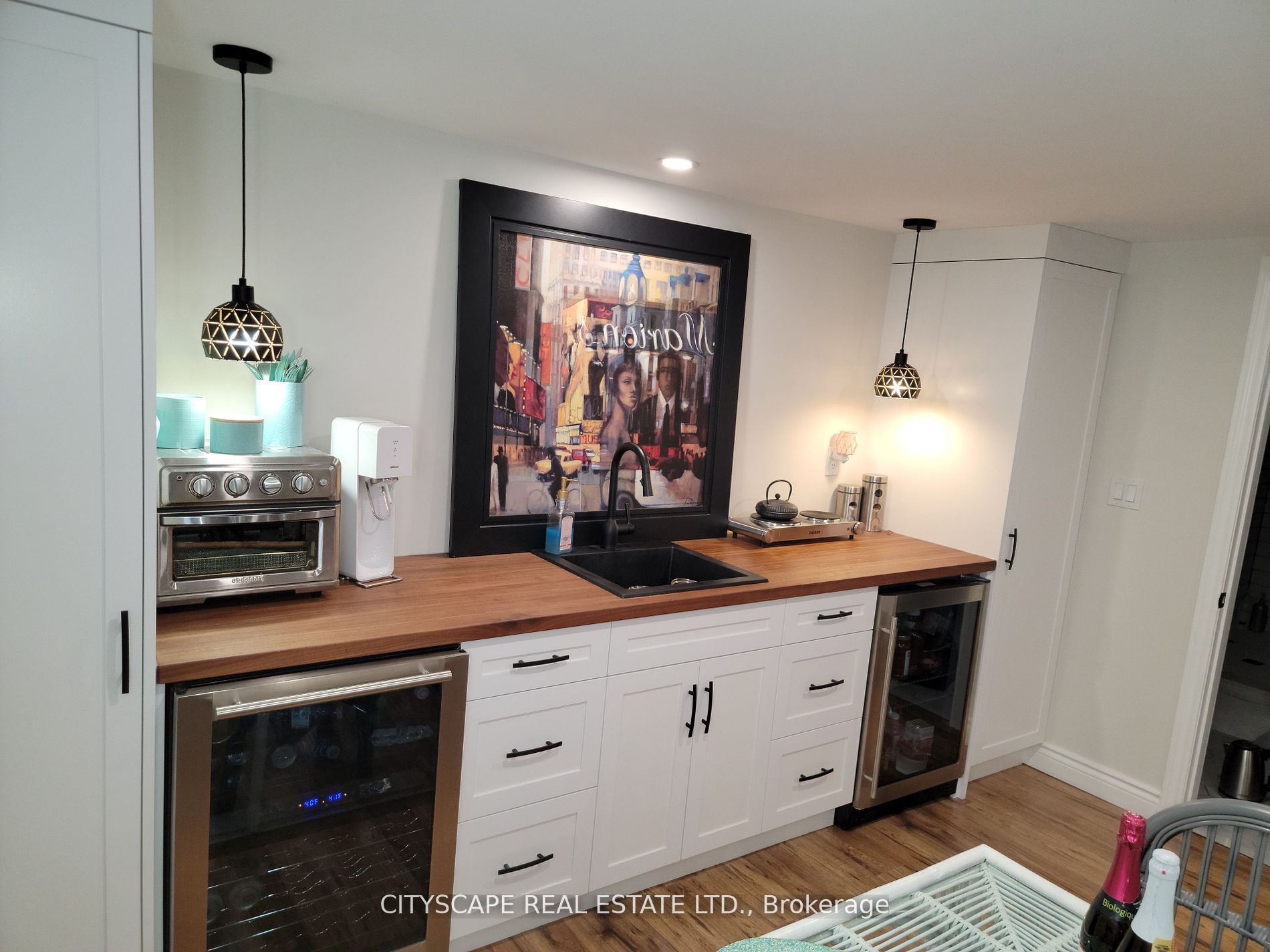 891 Curtis Cres