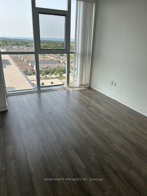 550 North Service Road #1201