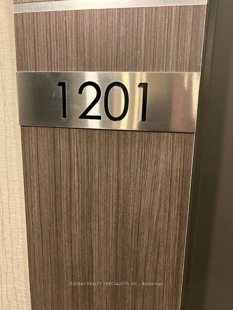 550 North Service Road #1201