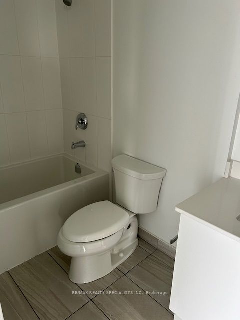 550 North Service Road #1201