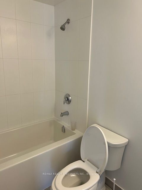 550 North Service Road #1201