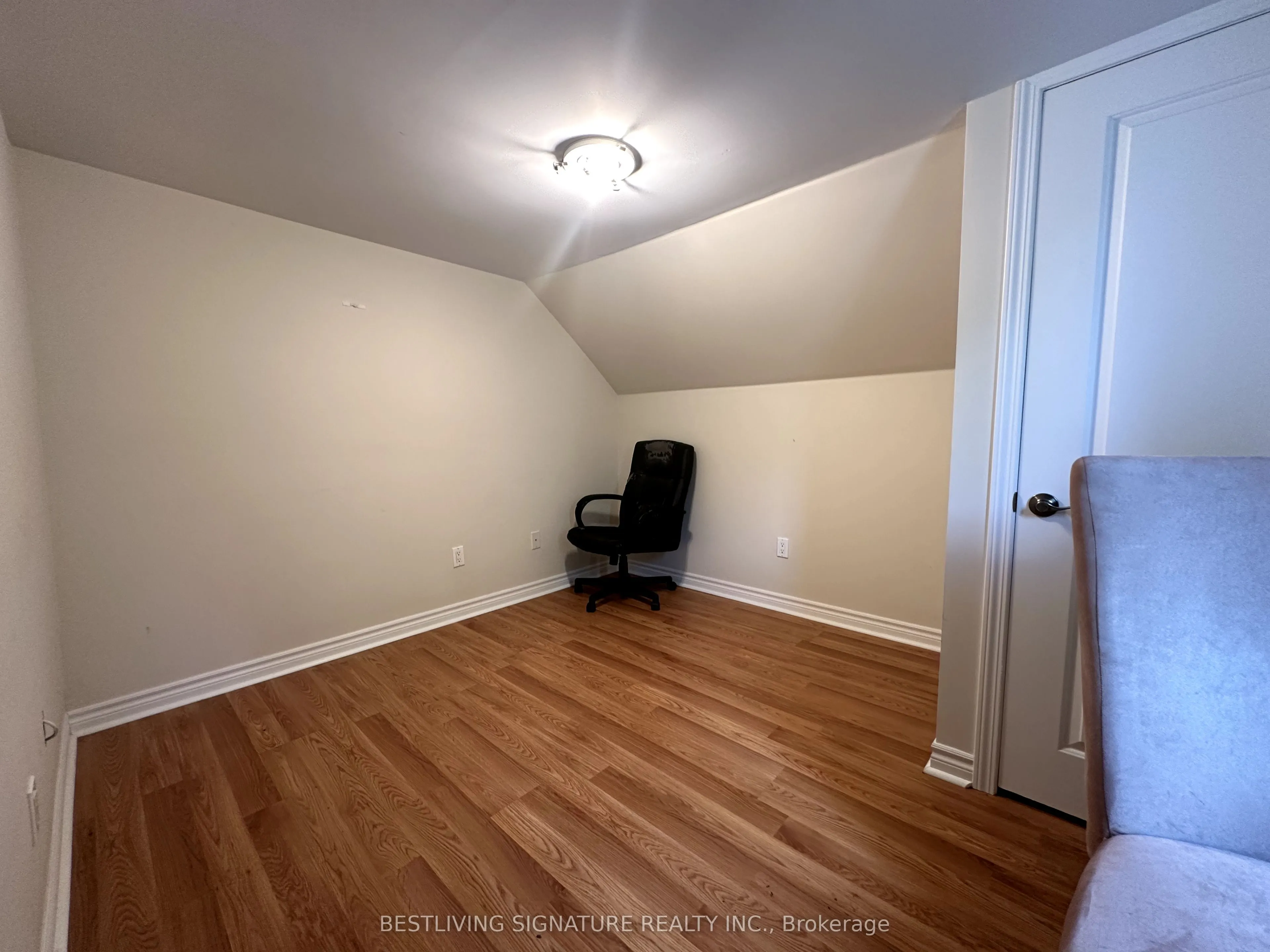 3752 Elm Tree Road