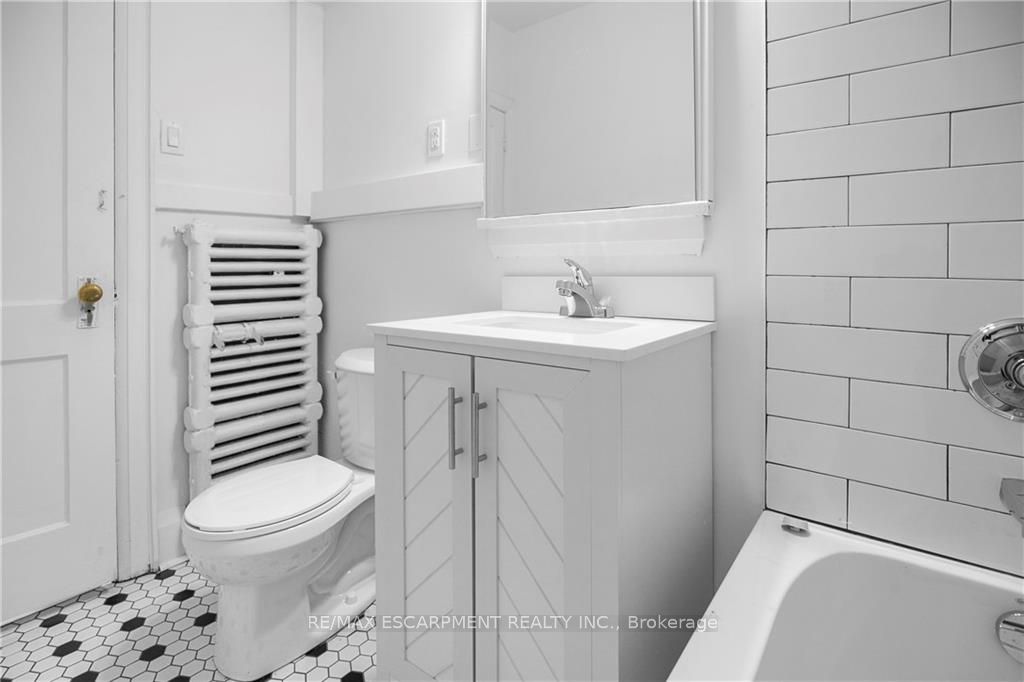 312 Aberdeen Avenue #1
