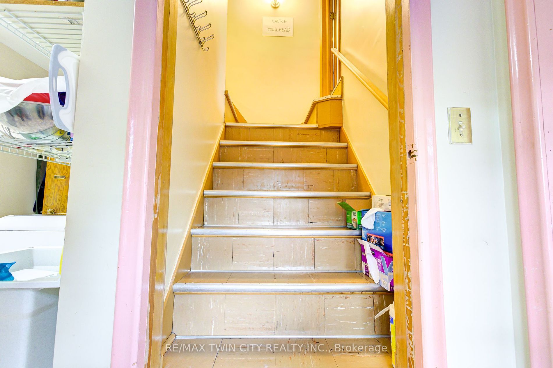 230 Highland Road W