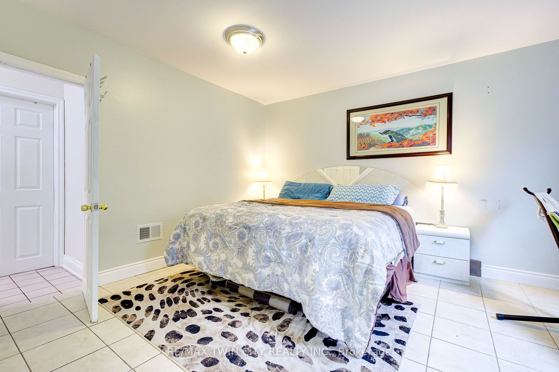 230 Highland Road W