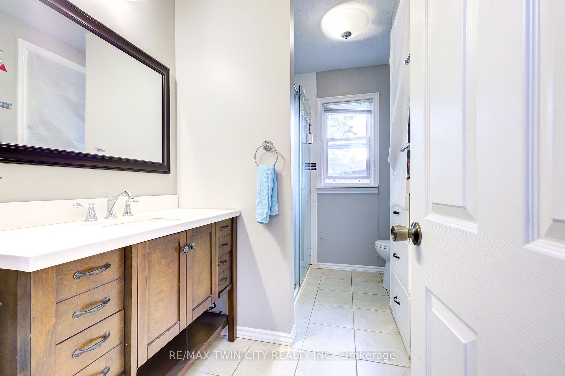 230 Highland Road W