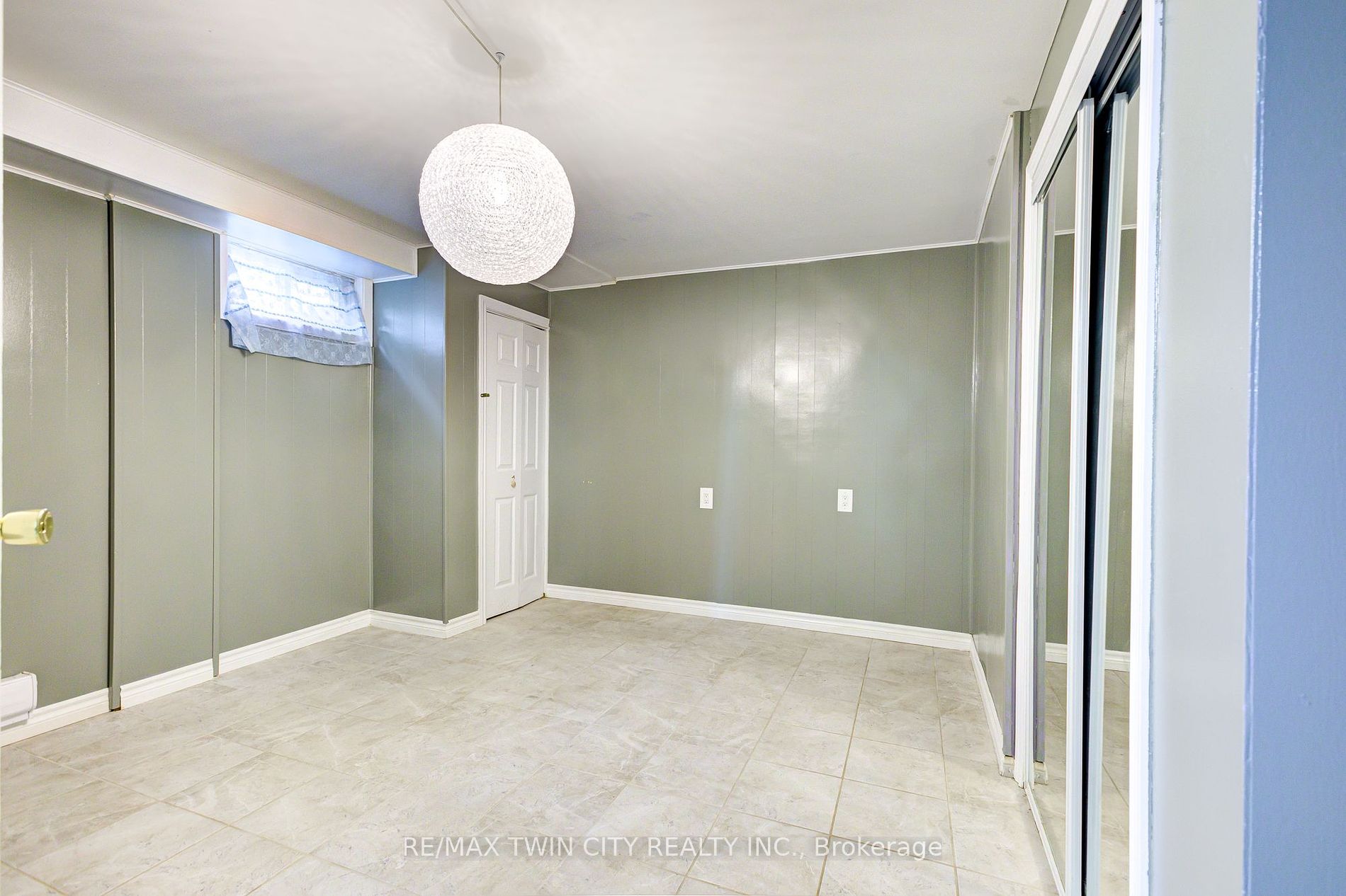 230 Highland Road W