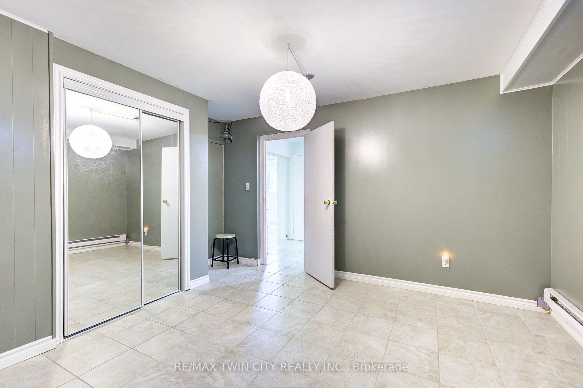 230 Highland Road W