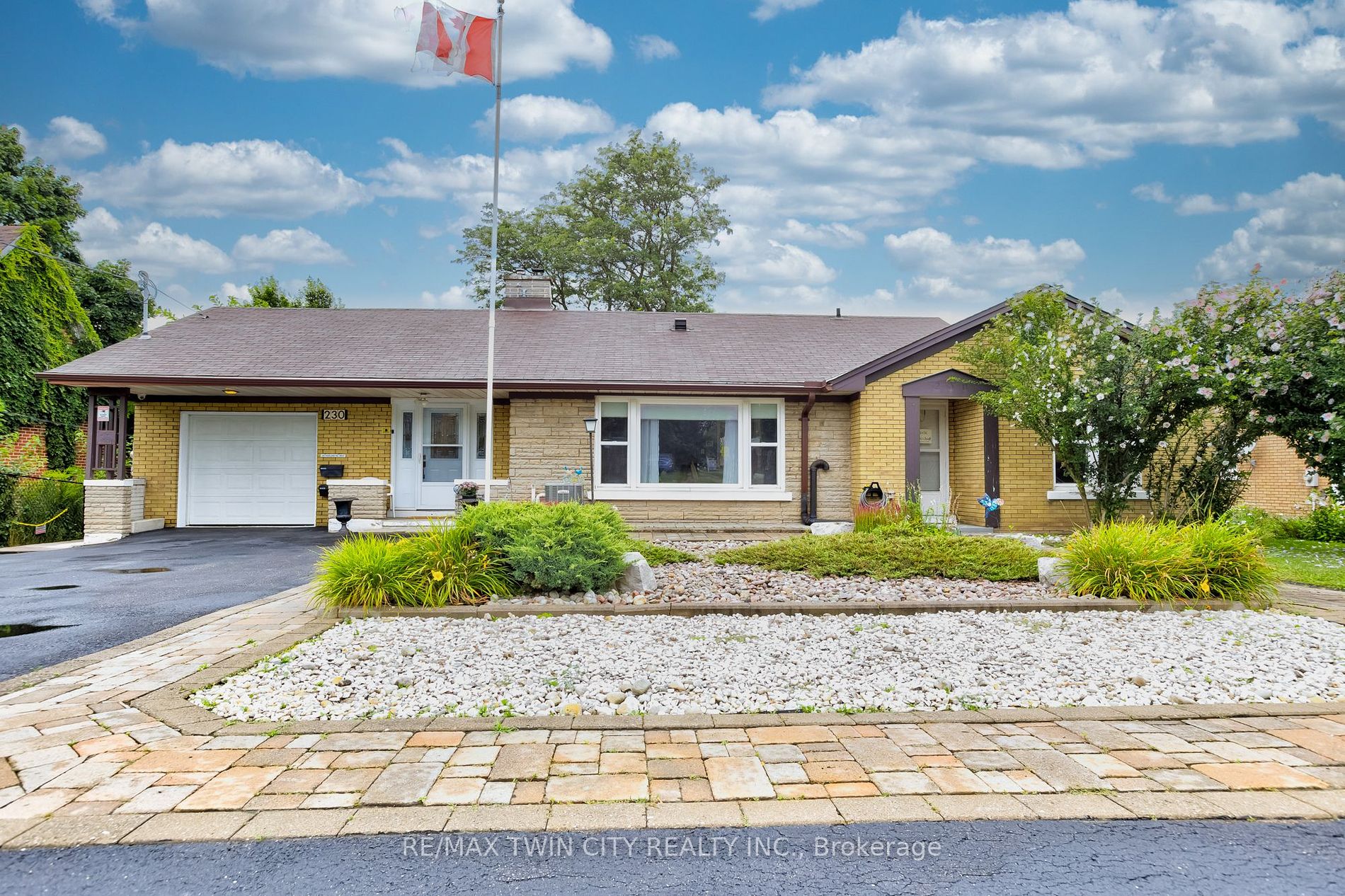 230 Highland Road W