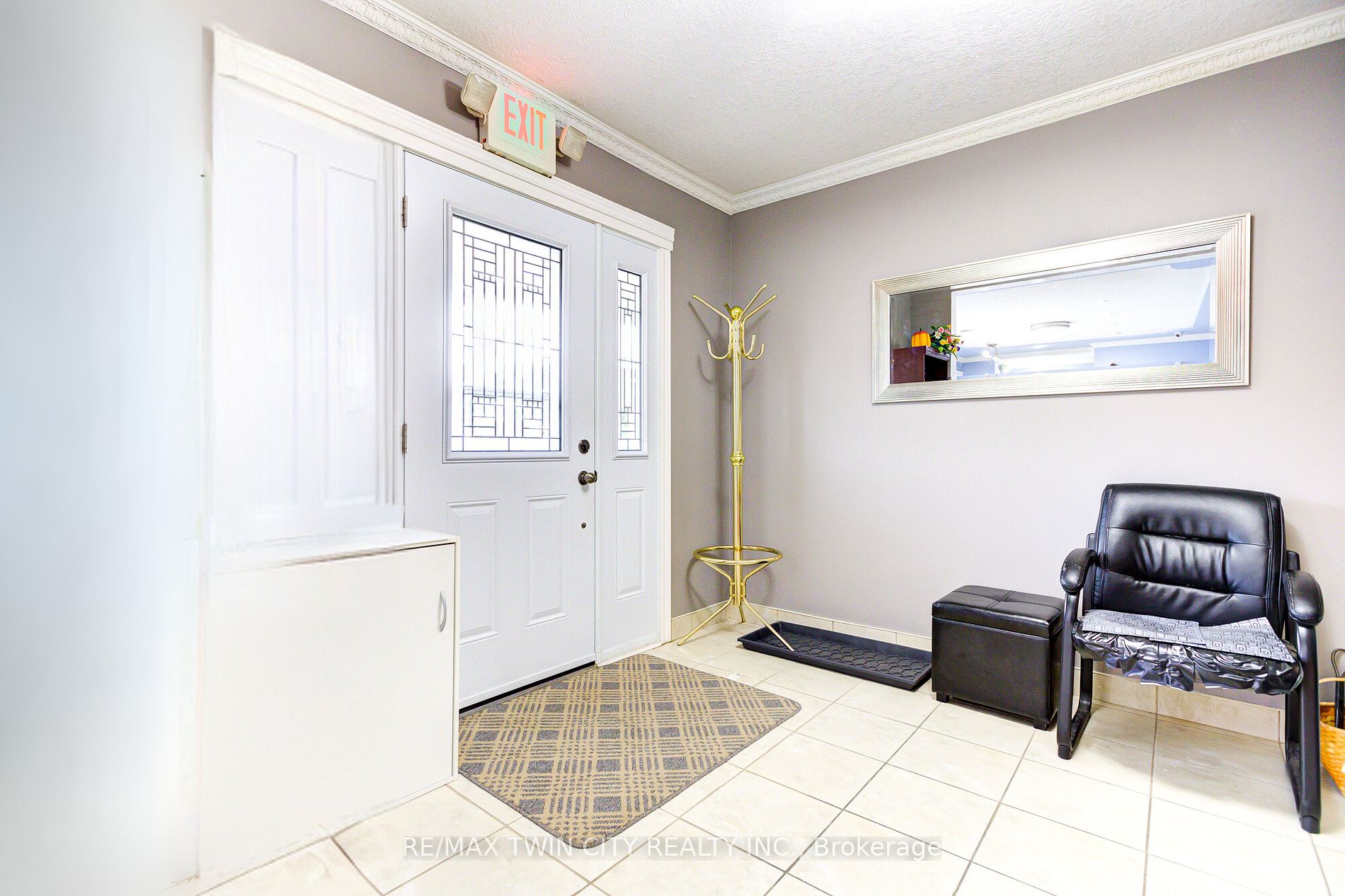 230 Highland Road W