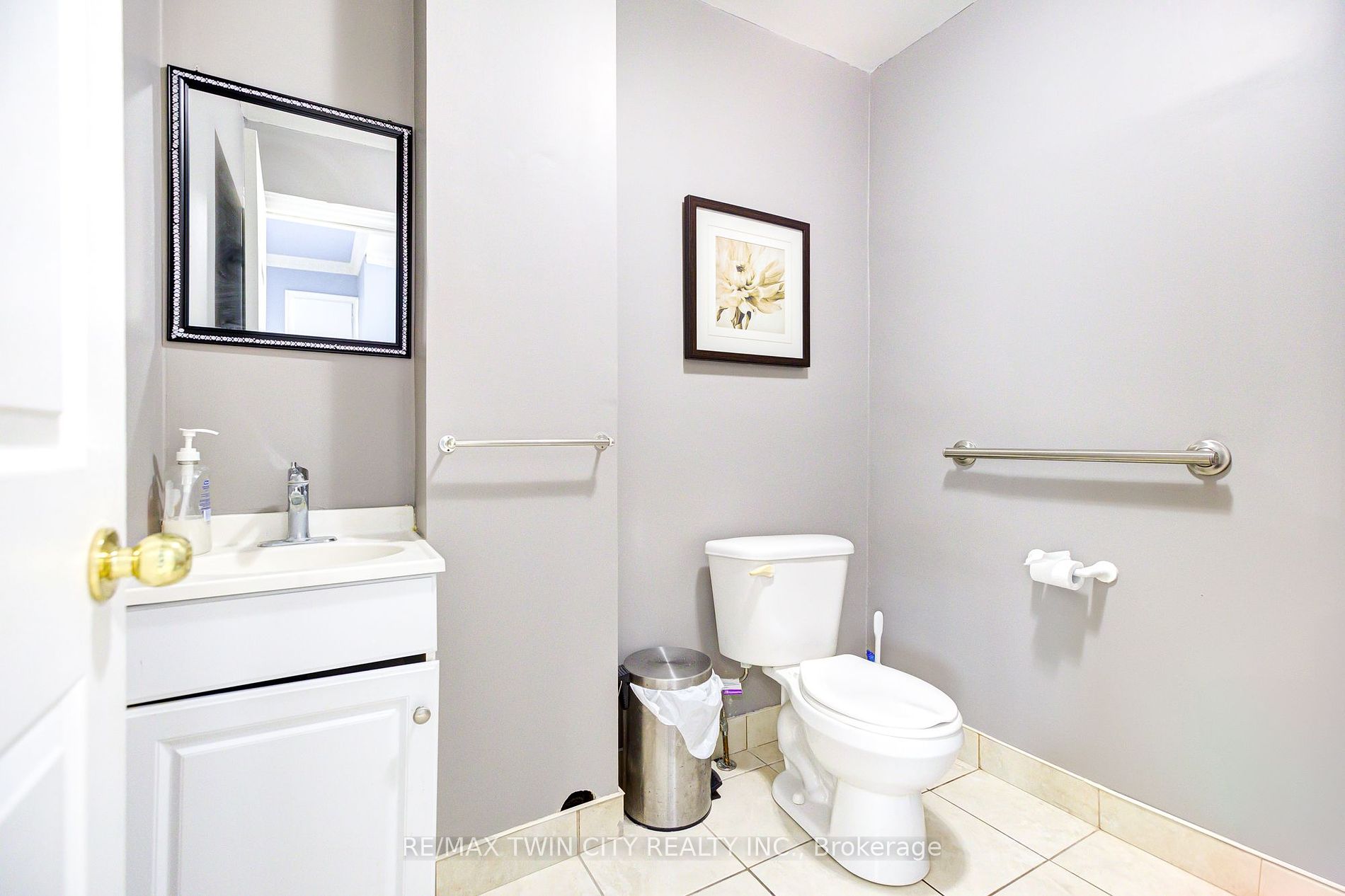 230 Highland Road W