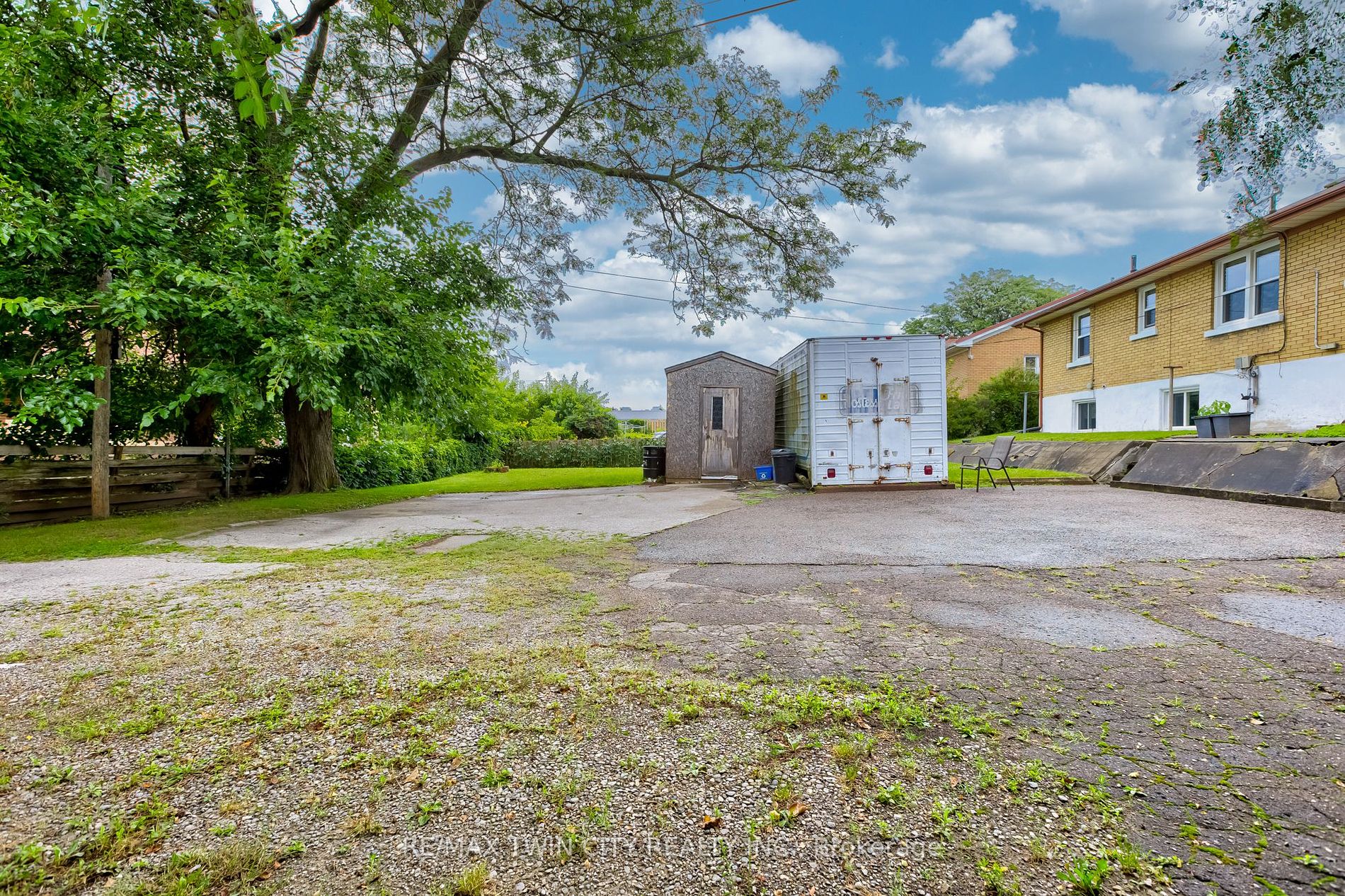 230 Highland Road W