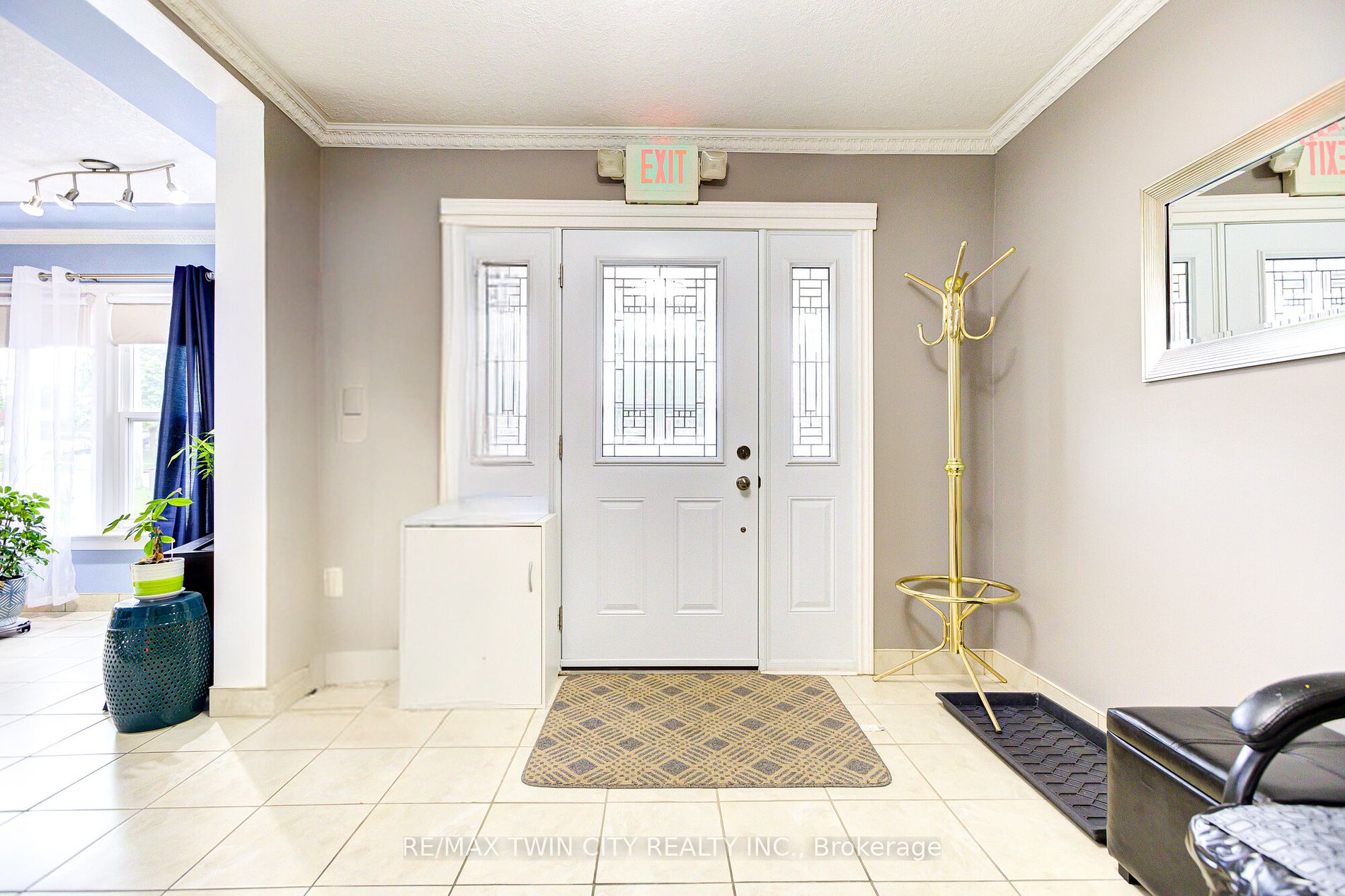 230 Highland Road W