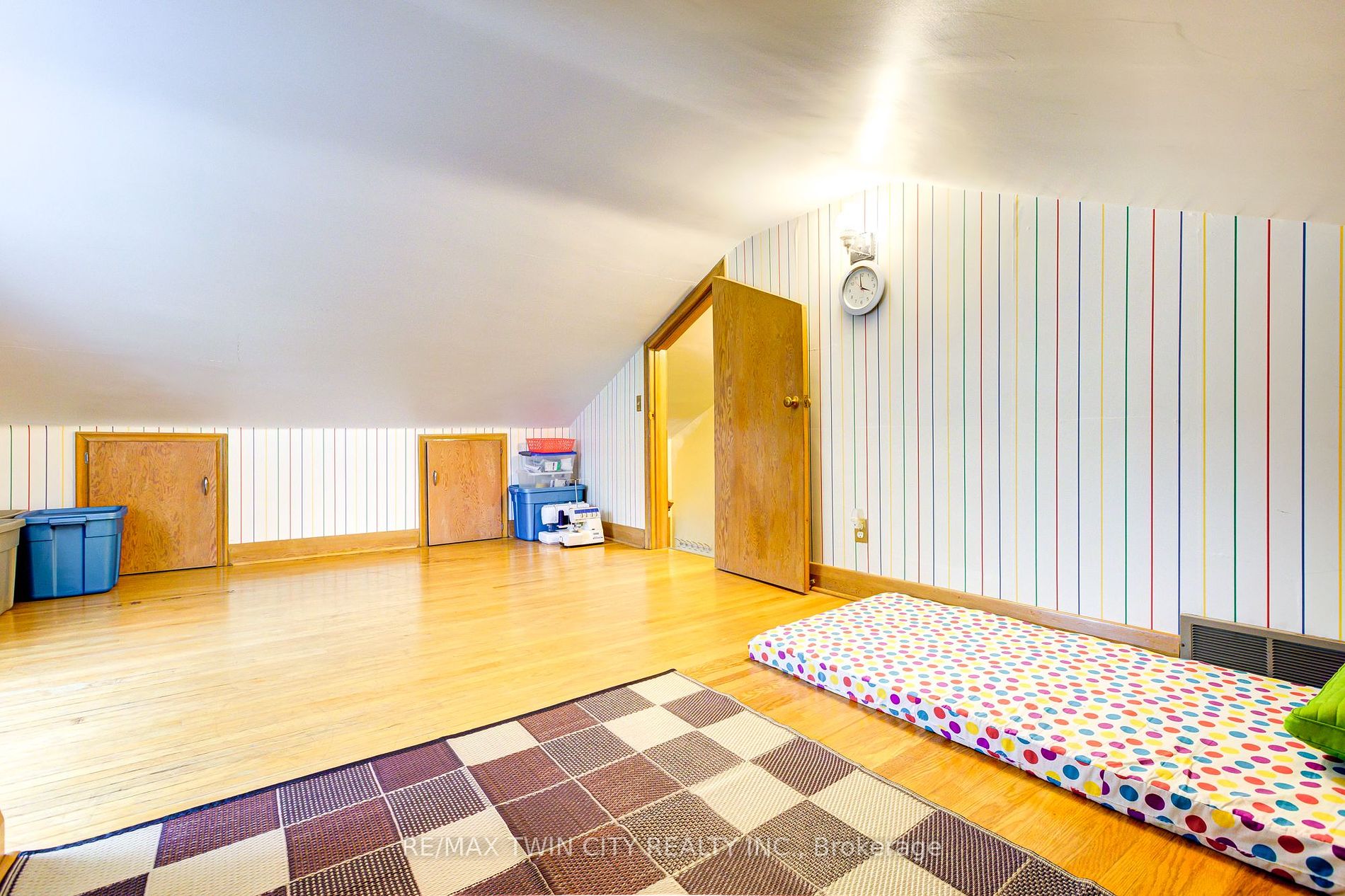 230 Highland Road W