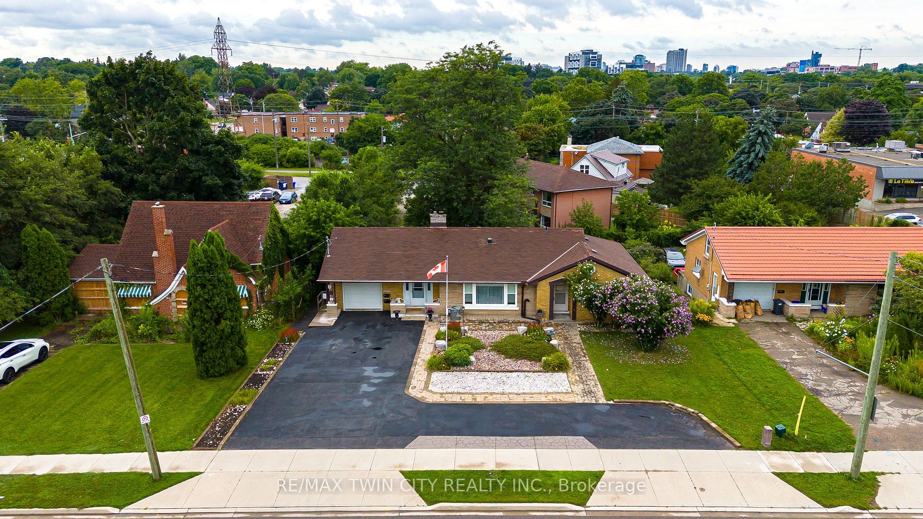 230 Highland Road W