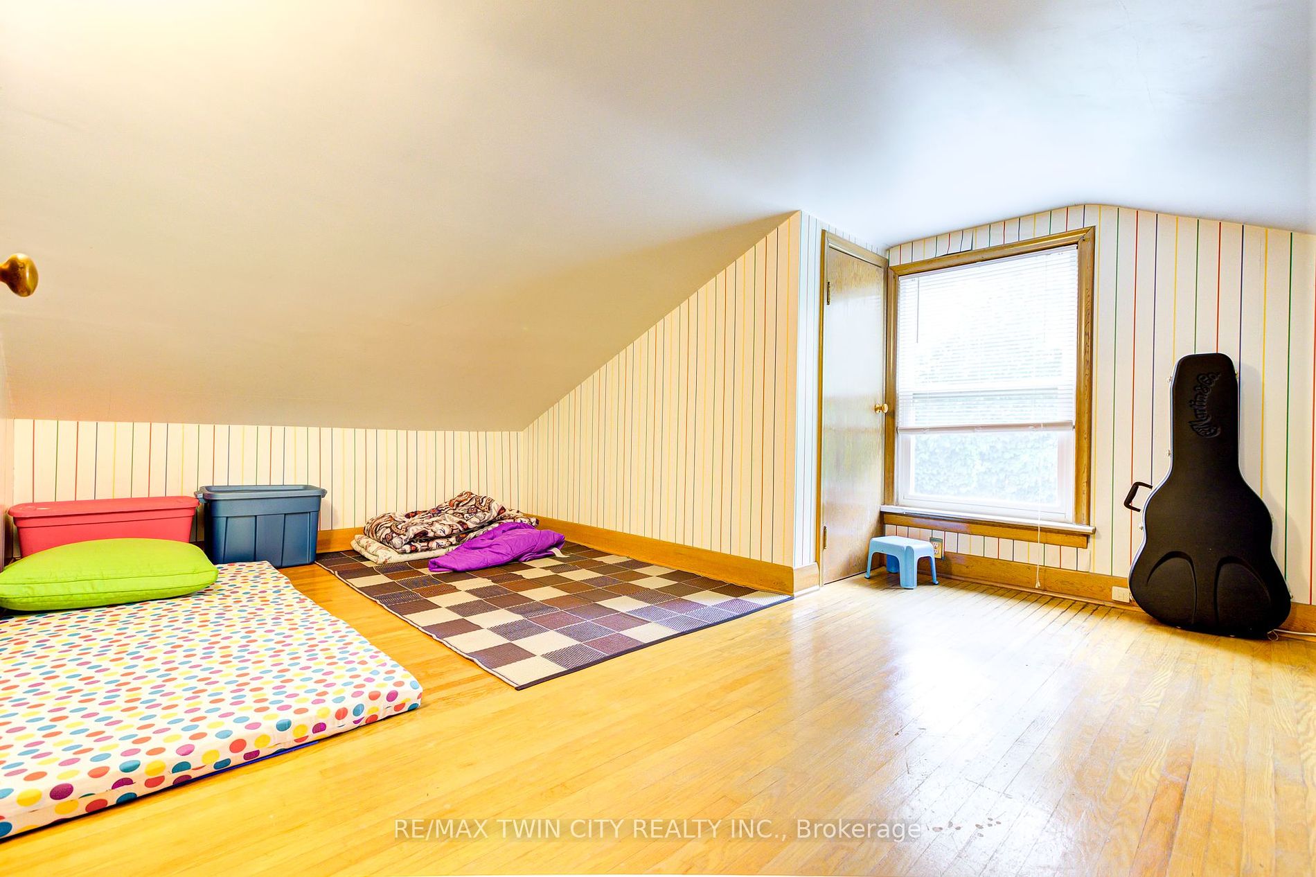 230 Highland Road W