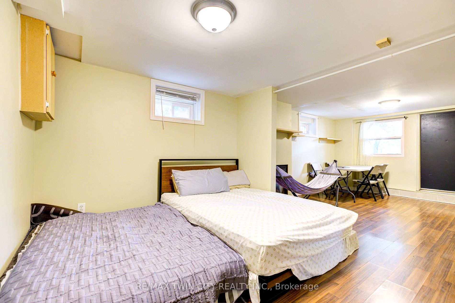 230 Highland Road W