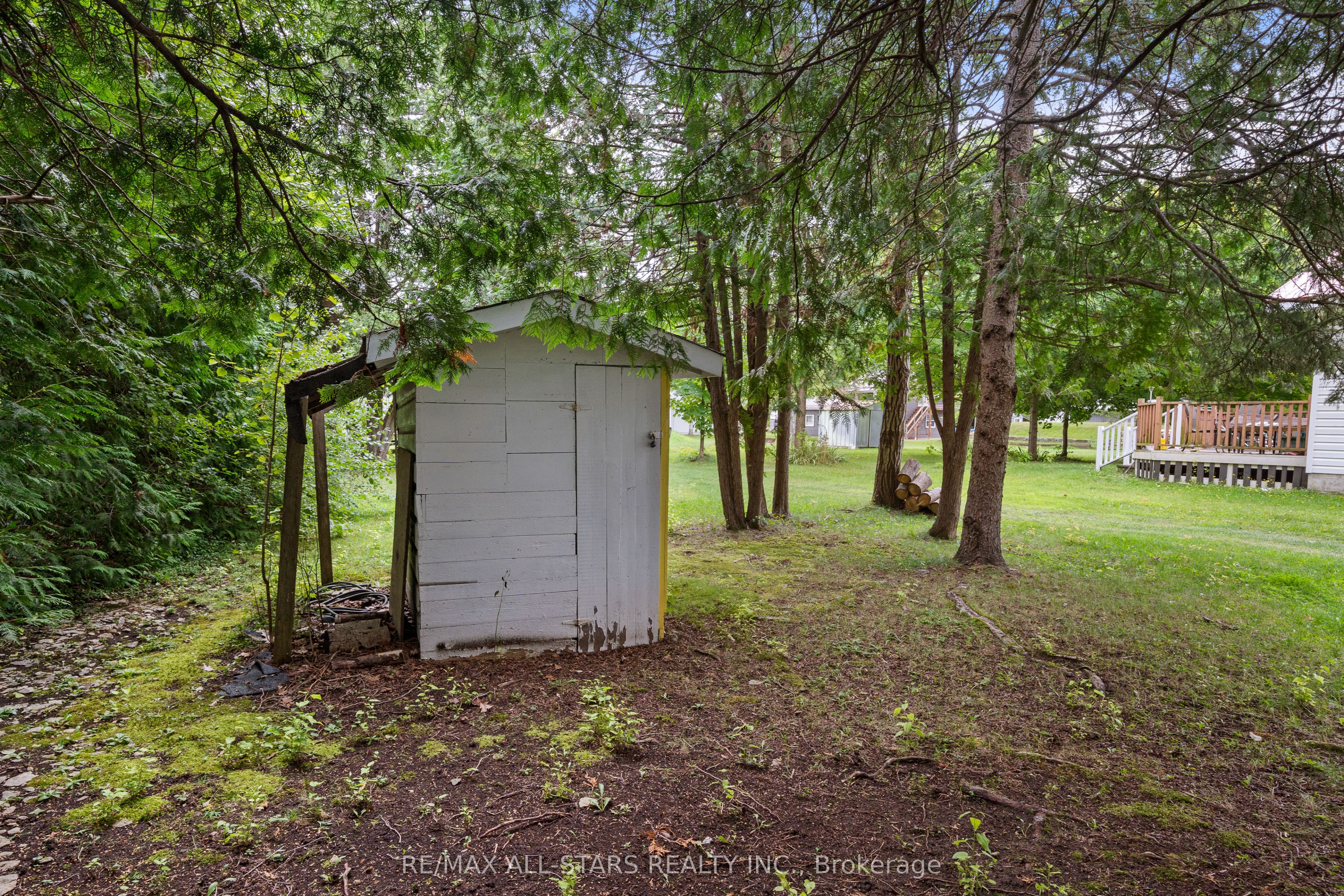 93 Sturgeon Glen Road