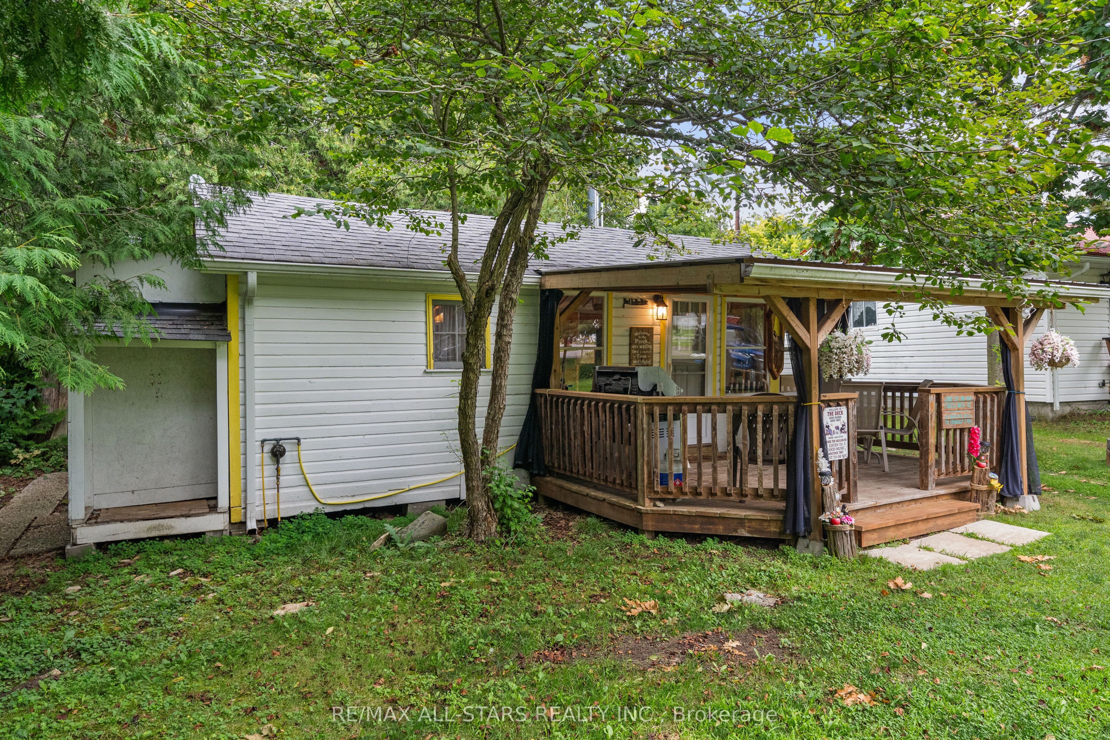 93 Sturgeon Glen Road