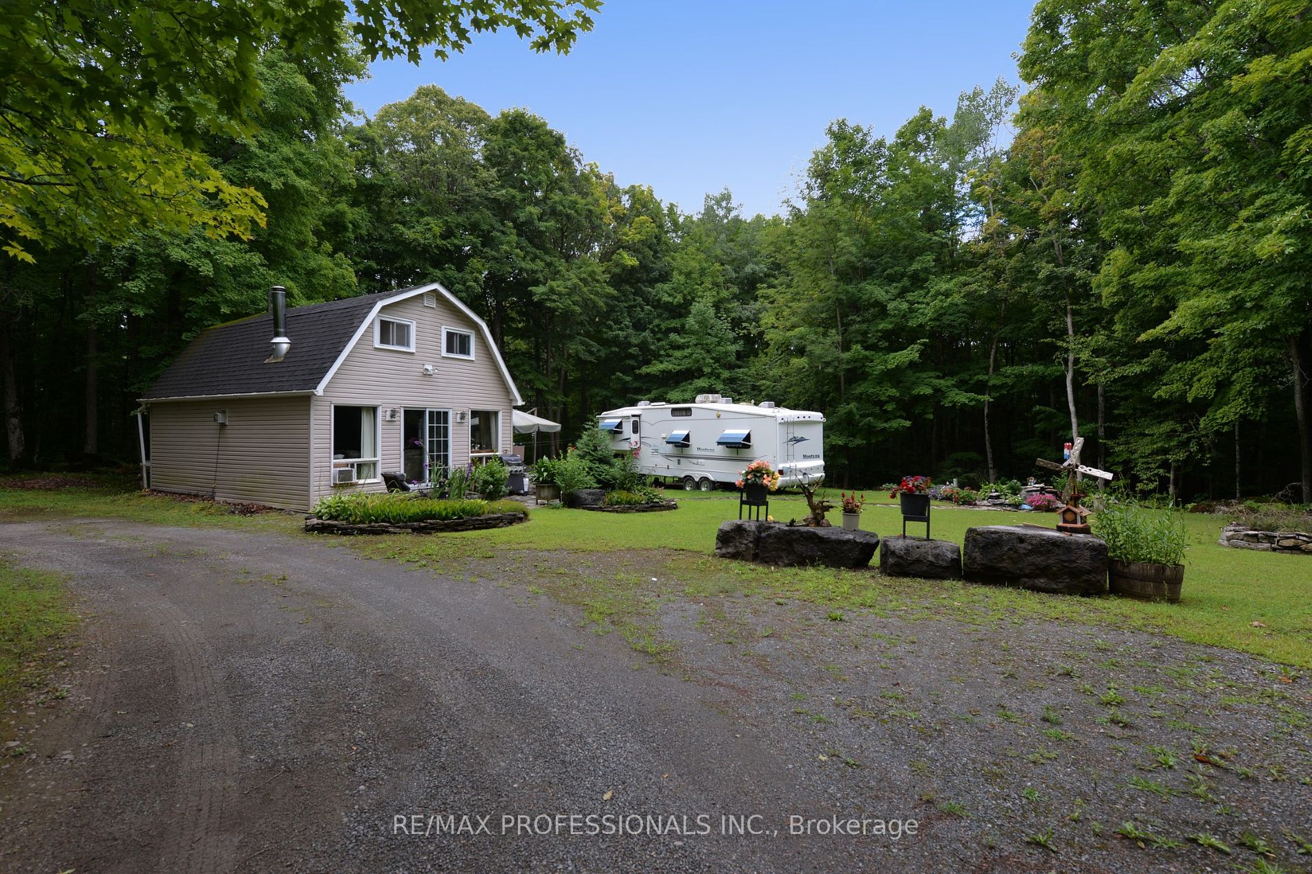 9 Maple Grove Road
